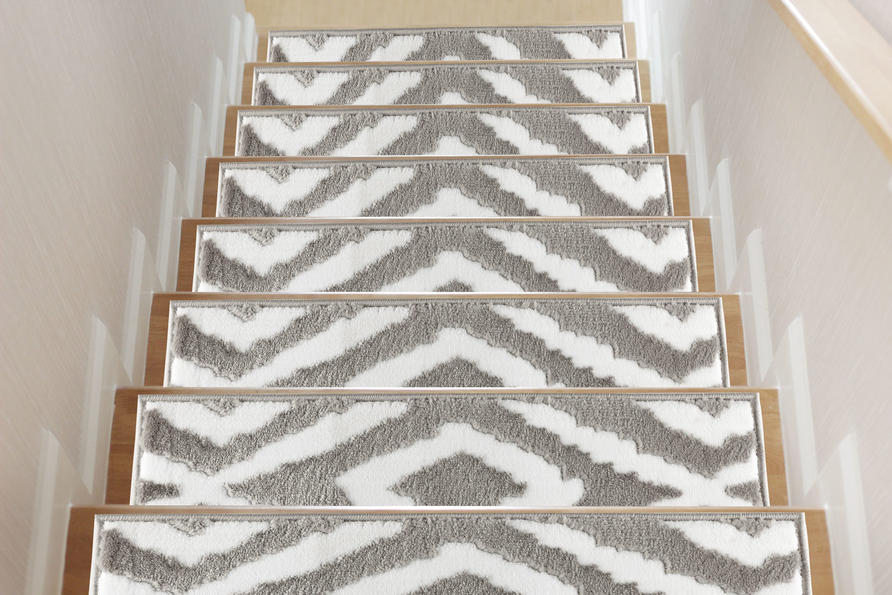 Ivory Cream Skid Resistant Carpet Stair Treads With Matching Rug