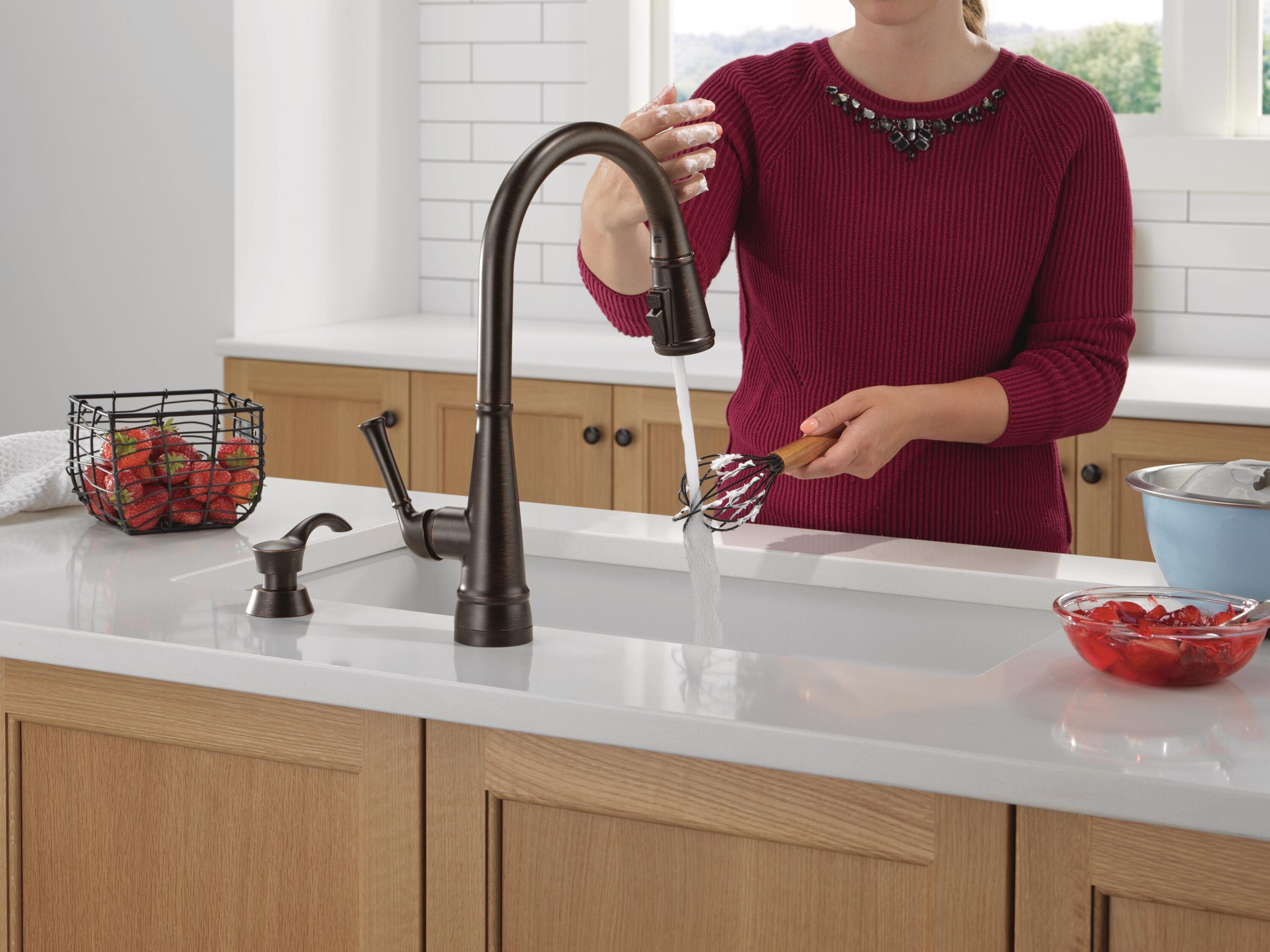 Delta Alpen Touch2o Bronze Single Handle Touch-on Pull-down Kitchen 