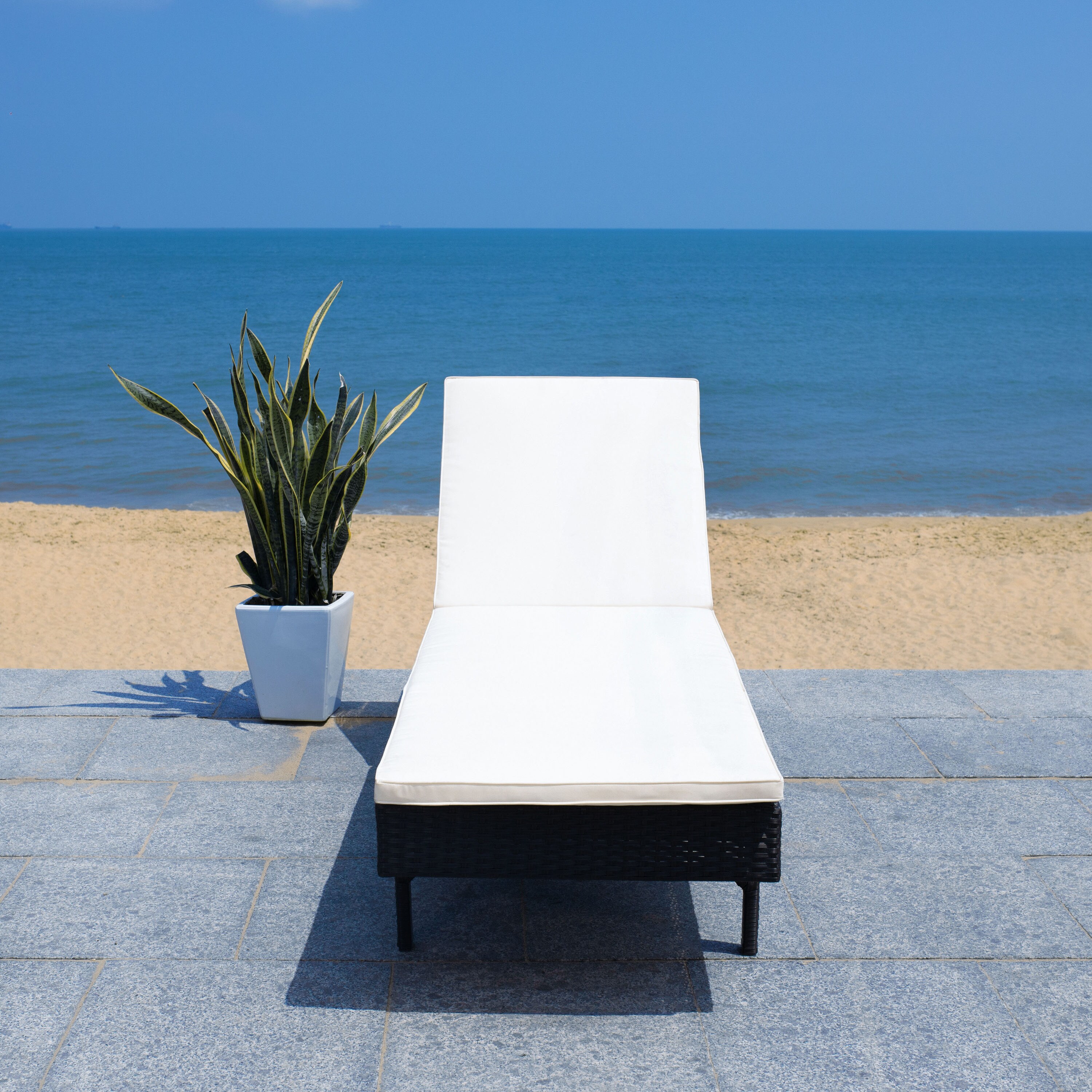 safavieh cam sun lounger