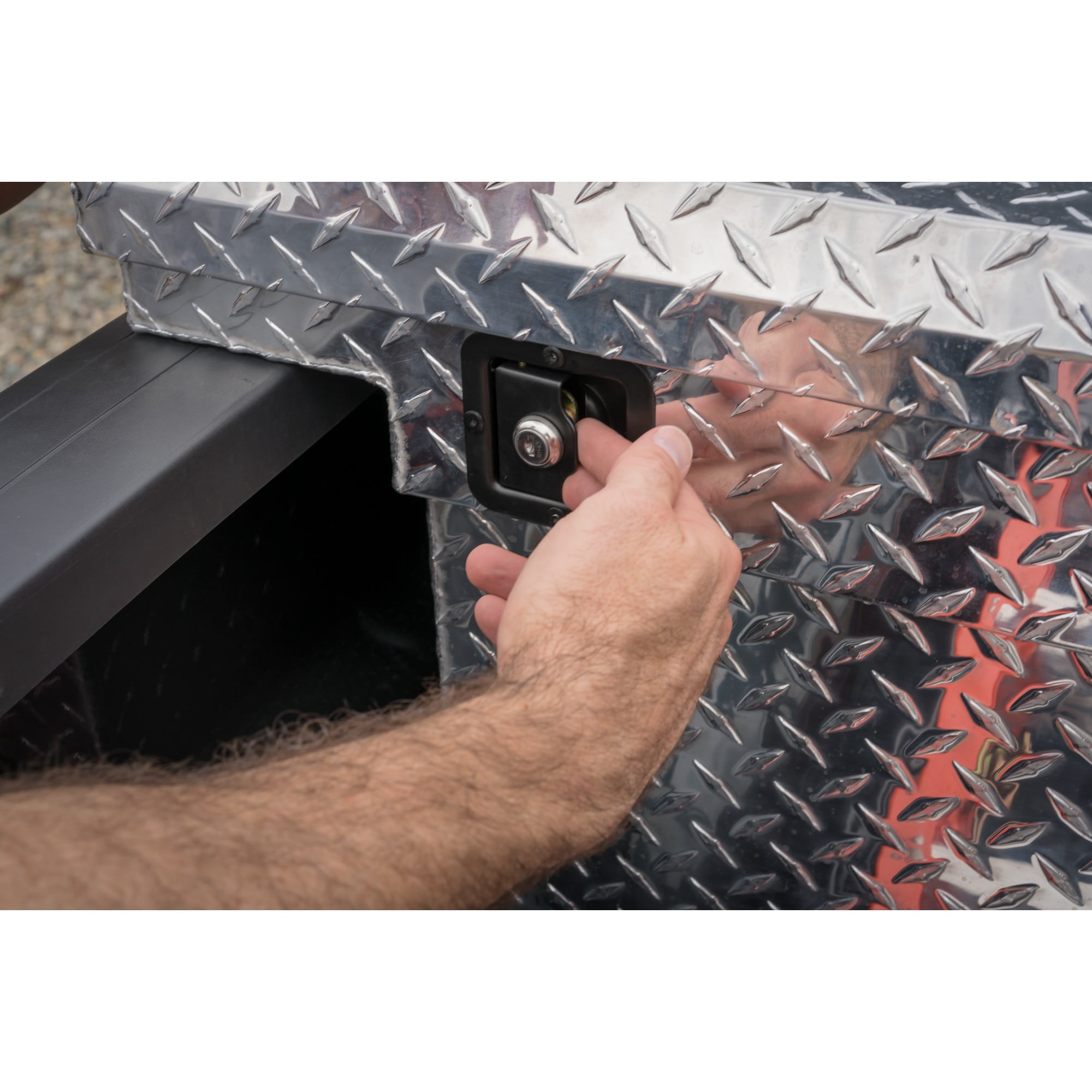 CRAFTSMAN 71.36-in x 19.57-in x 16.58-in Silver Aluminum