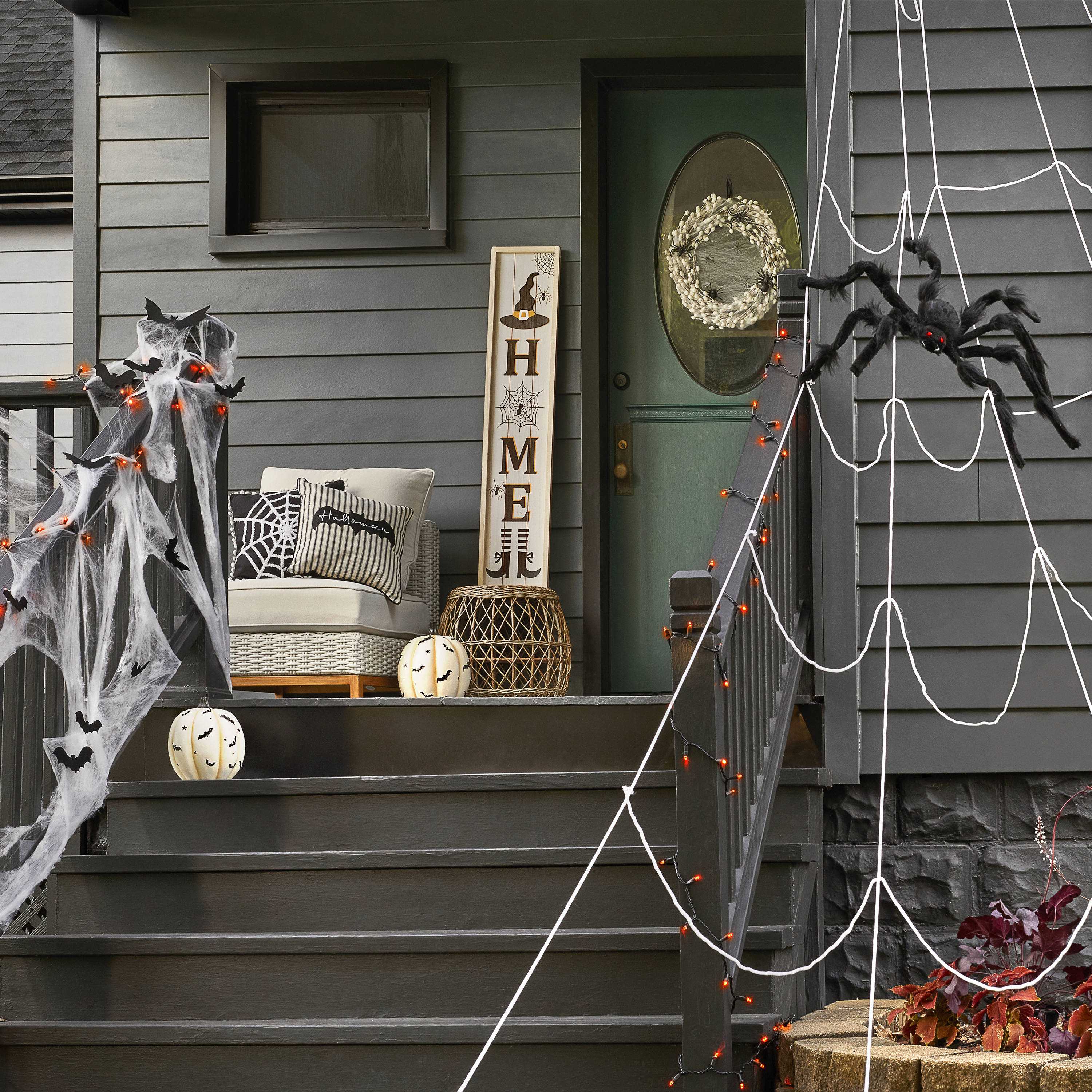 Haunted Living 1.5-in Freestanding Spider Door Decoration in the ...