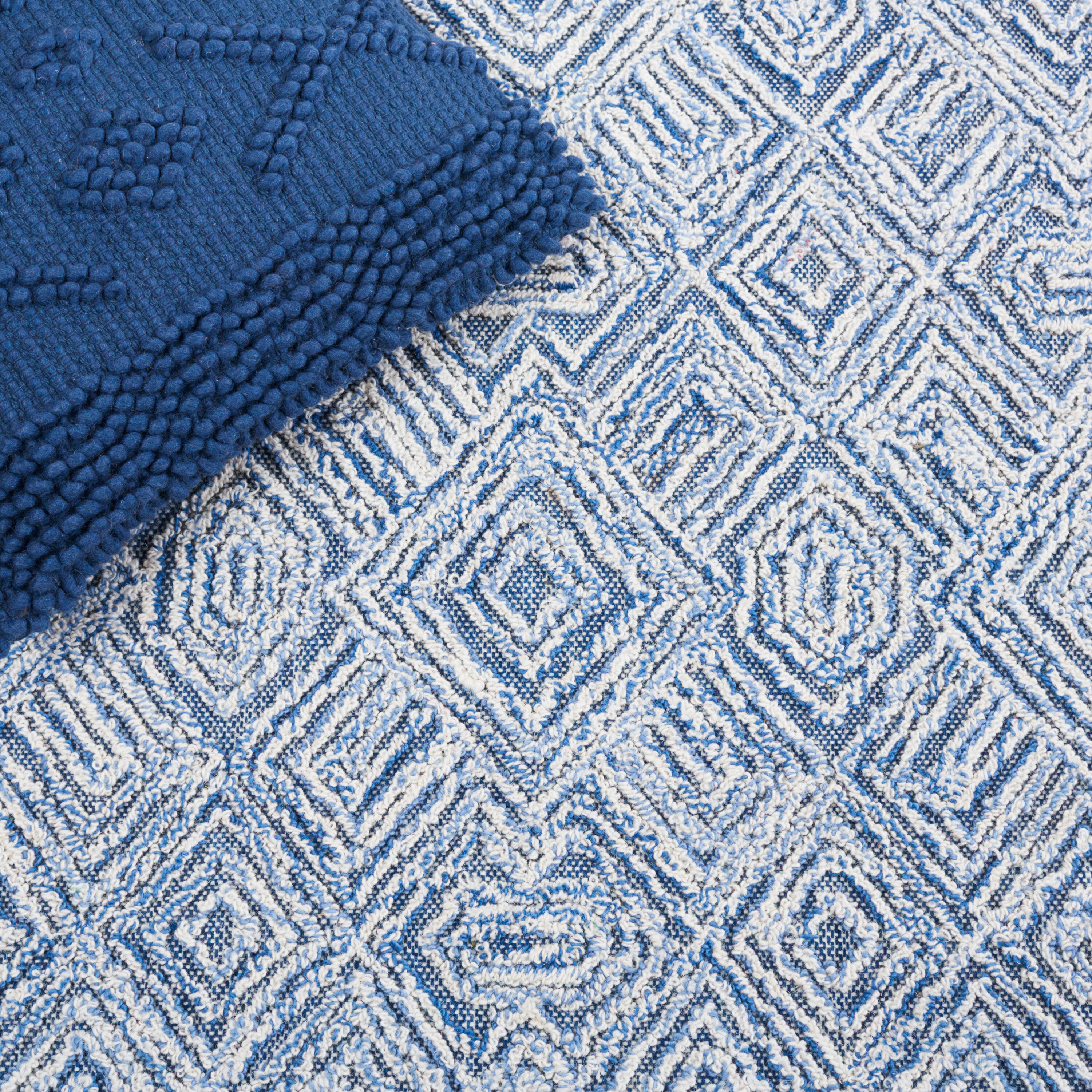 Safavieh TXT201M-5 rugs - View #4