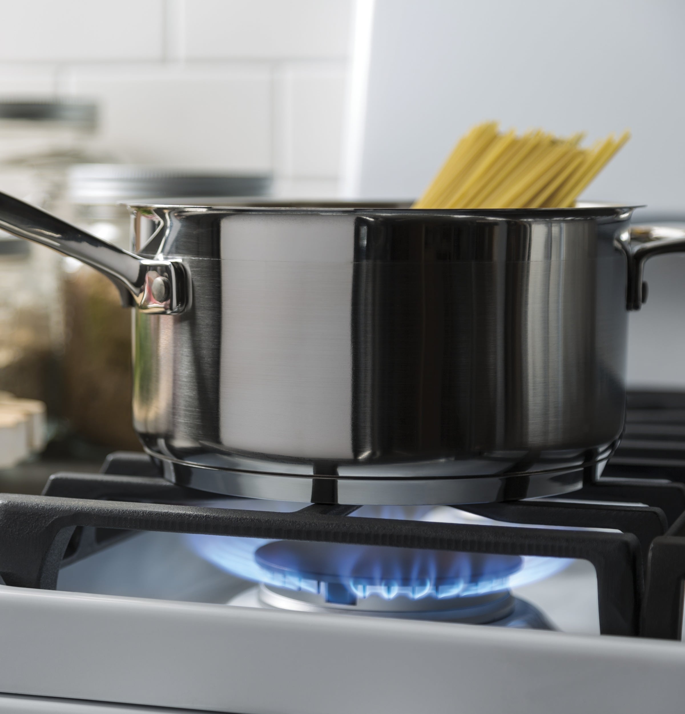 GE JGBS66DEKWW Freestanding-Gas-Ranges - View #13