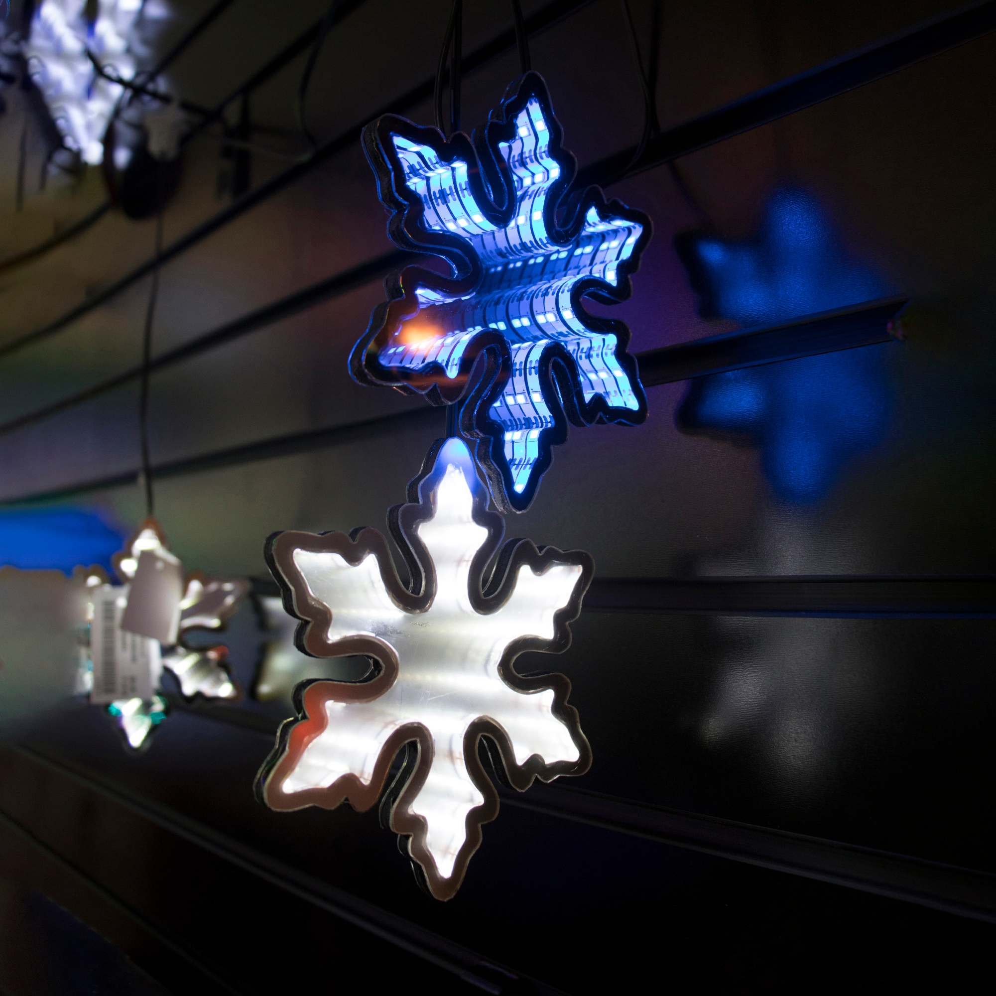  WB4006985X 6-in Snowflake Light