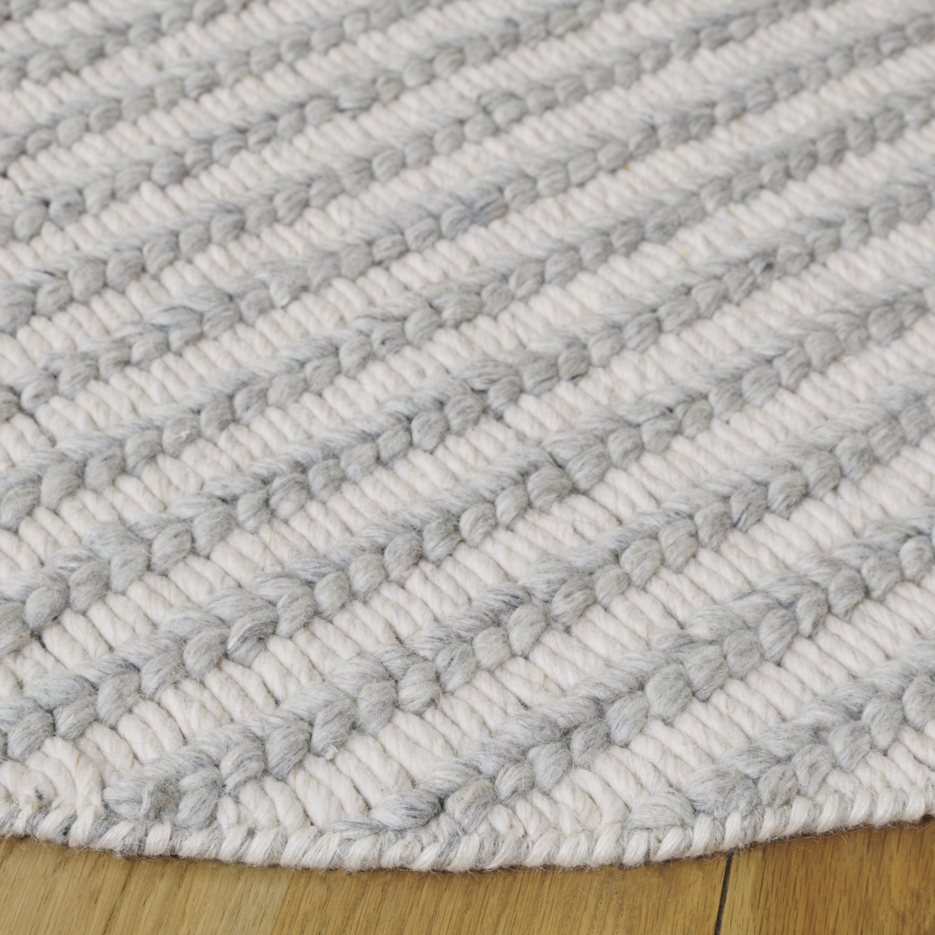 Safavieh MAN225F-6R rugs - View #3