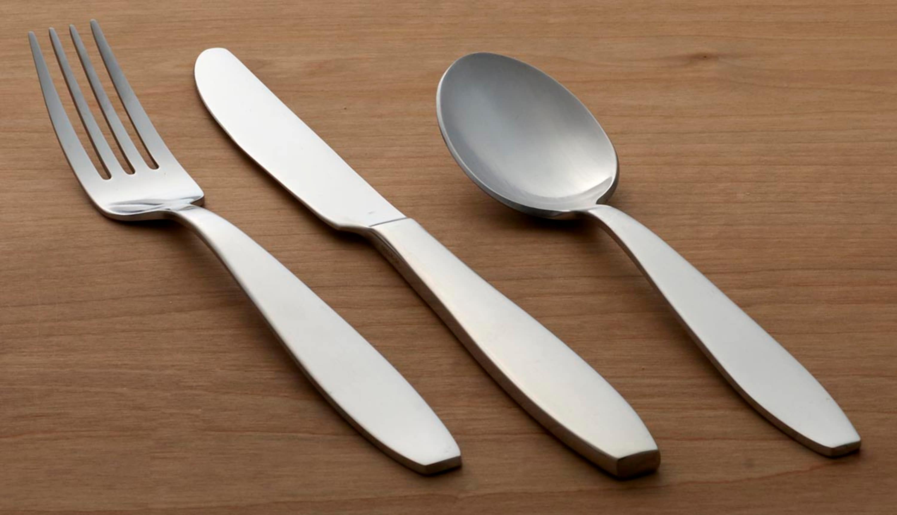 Oneida Oneida Satin Woodward 42 Piece Flatware Set, Service for 8