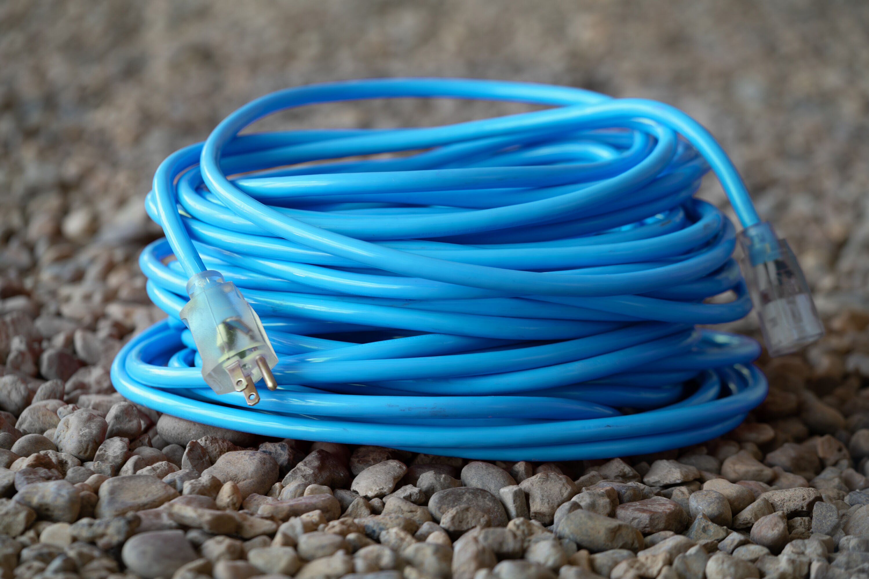 Southwire 100-ft 12/3 3-Prong Cool Blue Indoor/Outdoor SJTW Heavy Duty Lighted Extension Cord 2579SW000H simolary.com 18 Southwire 100-ft 12/3 3-Prong Cool Blue Indoor/Outdoor SJTW Heavy Duty Lighted Extension Cord 2579SW000H Simolary simolary.com 18