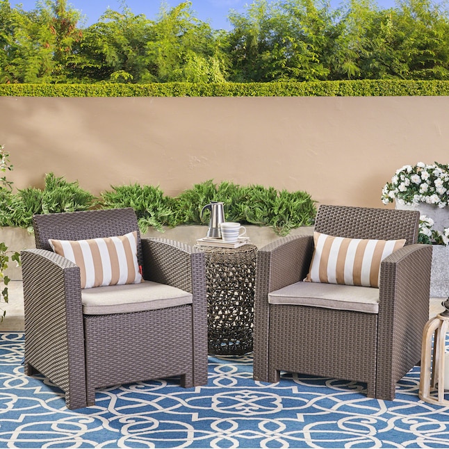 Cushioned Seat In The Patio Chairs, What Type Of Patio Furniture Is Best Wicker Chairs