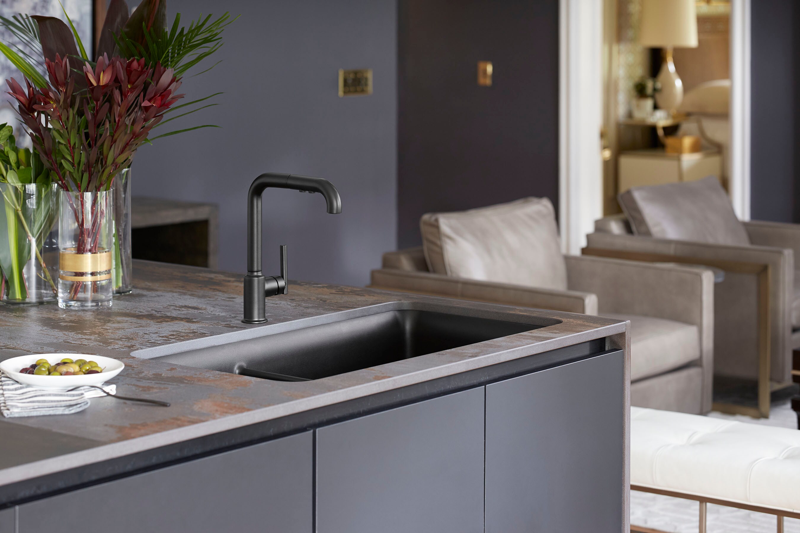 KOHLER Purist Single-Handle Pull-Out Sprayer Kitchen Faucet in Matte Black