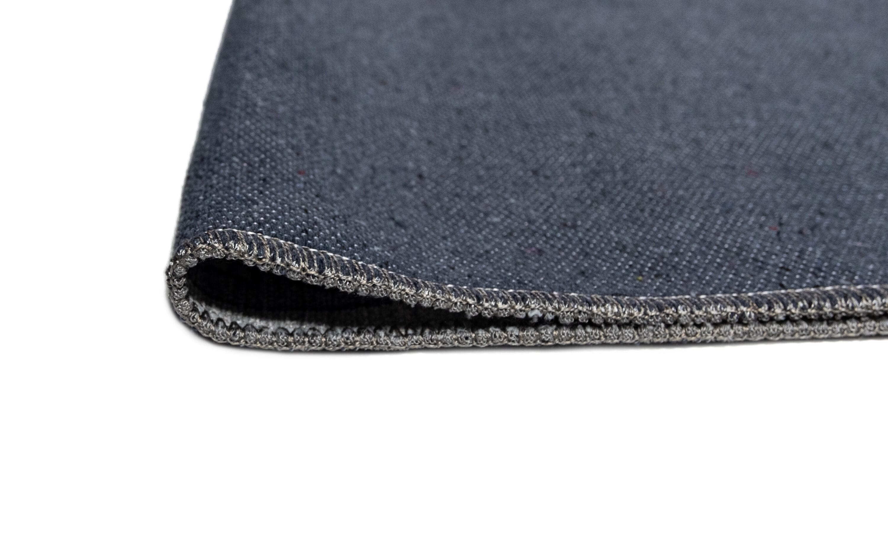 Lyla Blue and Gray Synthetic Traditional Washable 4' x 6' Area Rug