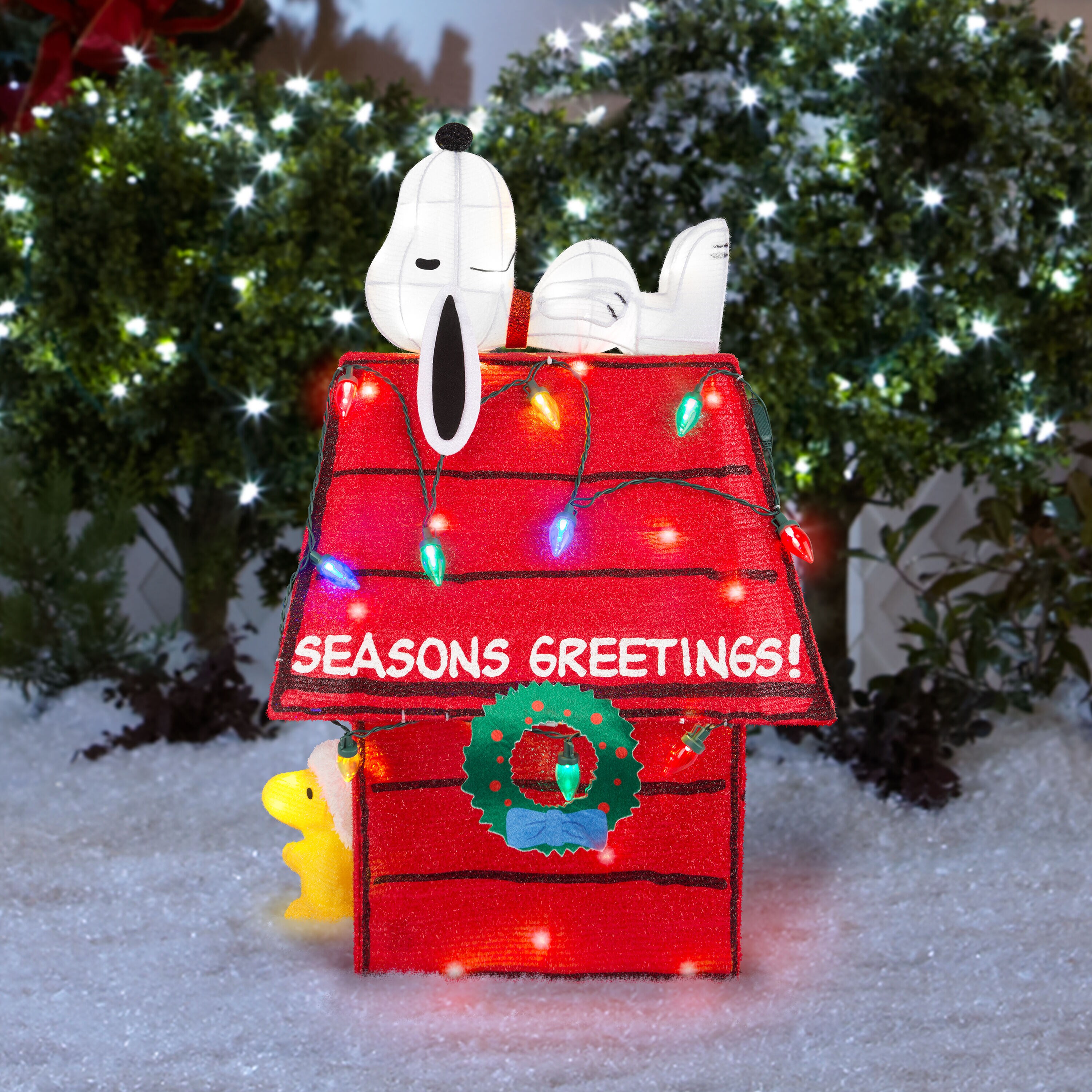 Christmas Peanuts Snoopy newest and Woodstock On Lighted LED Dog House 1486463