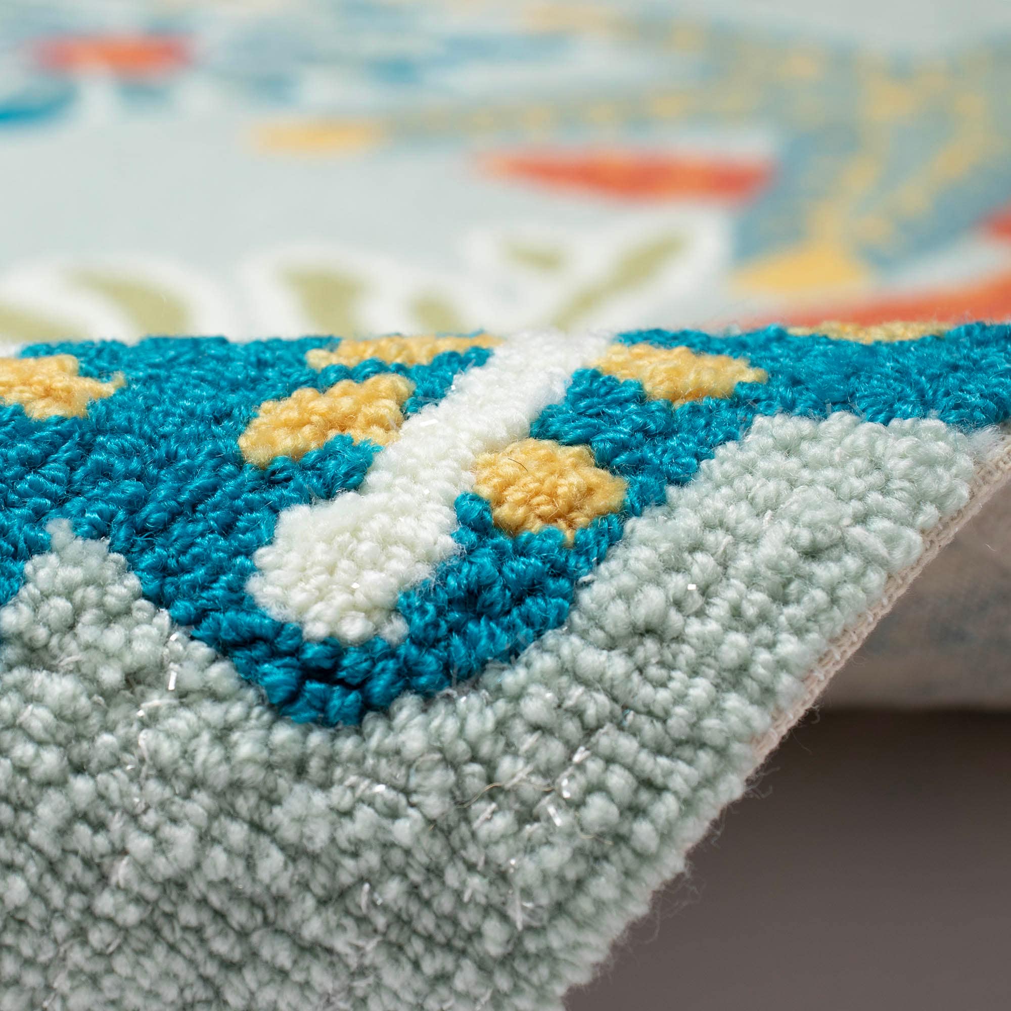 Hand-Tufted Rectangular Easy-Care Ocean Blue Rug 5' x 7'