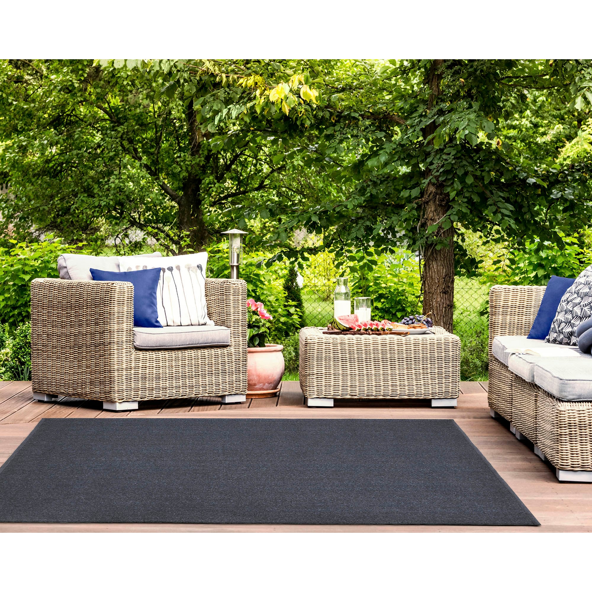 Liora Manne CAI81678133 Calais 8 x 12 (ft) Braided Polypropylene Navy Rectangular Indoor/Outdoor Solid Area rug
