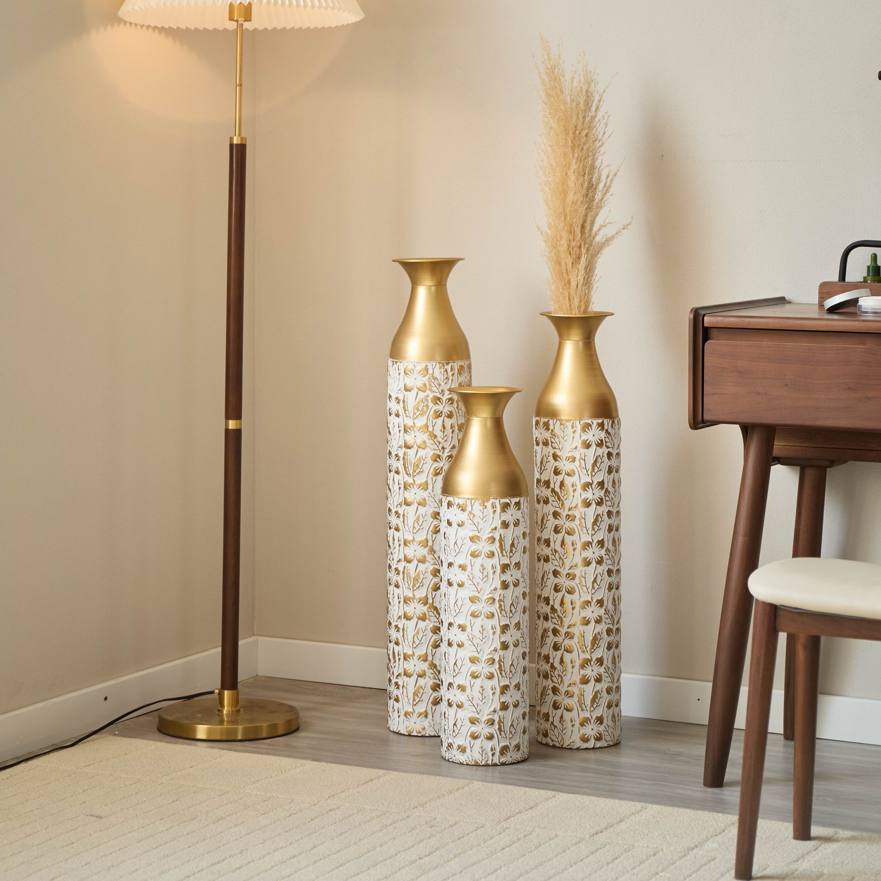 LOVMOR SF-H-W2796P277632 Mother's Day Gift Set - Gilded White 3D Relief Flower Metal Vase