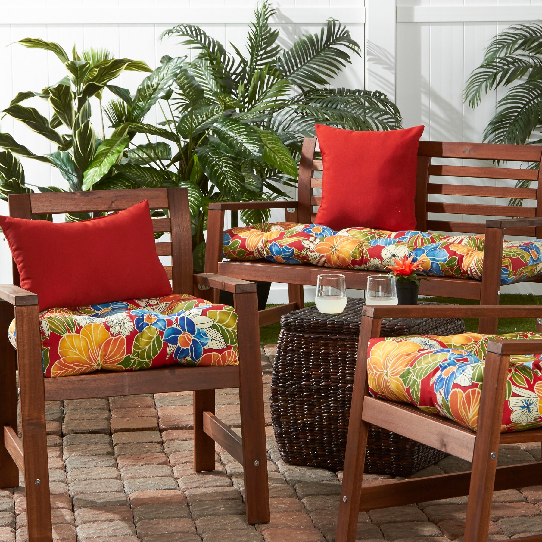 Greendale Home Fashions 20-in x 20-in Aloha Red Patio Chair Cushion in ...