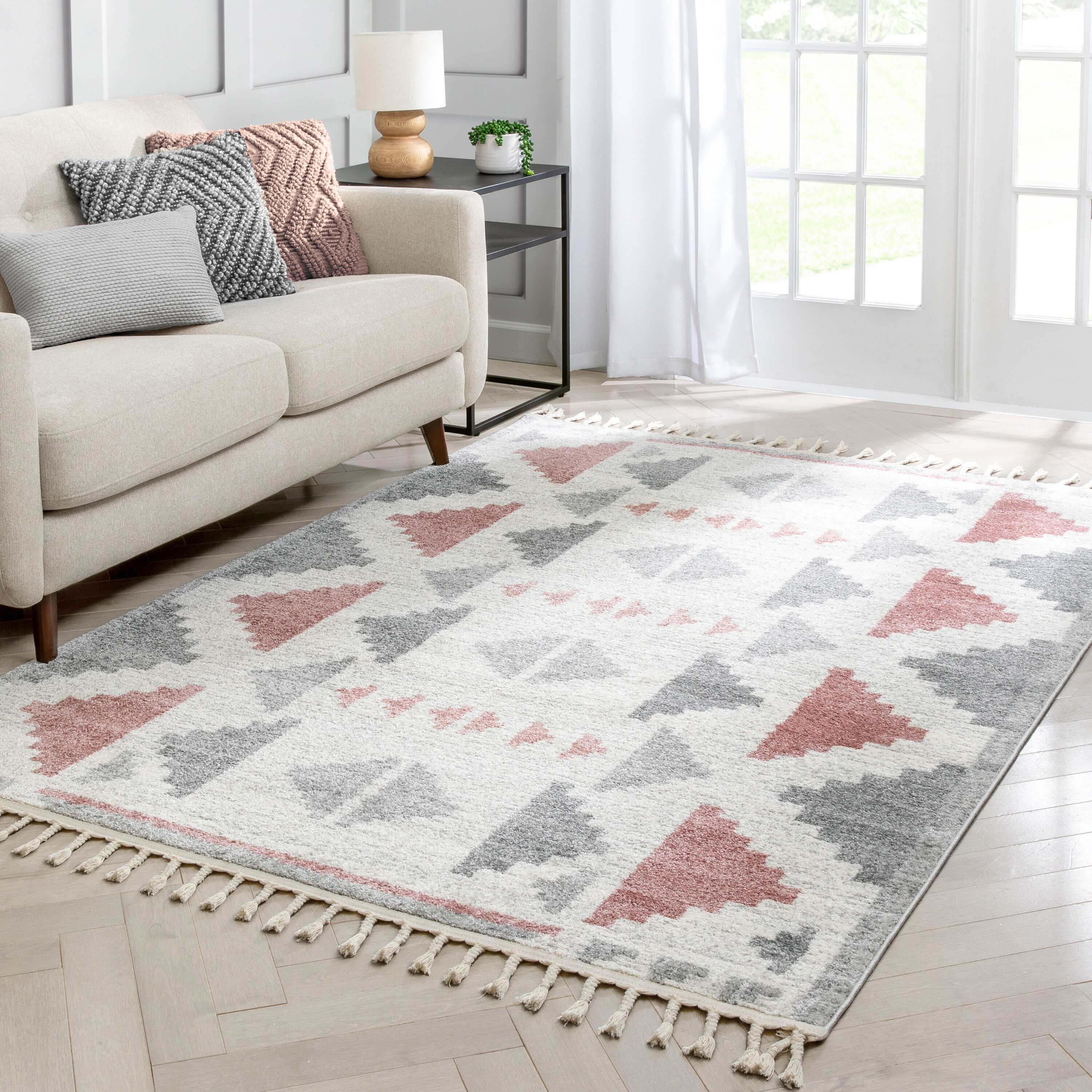 Blush and Gray Geometric Synthetic 5' x 7' Area Rug