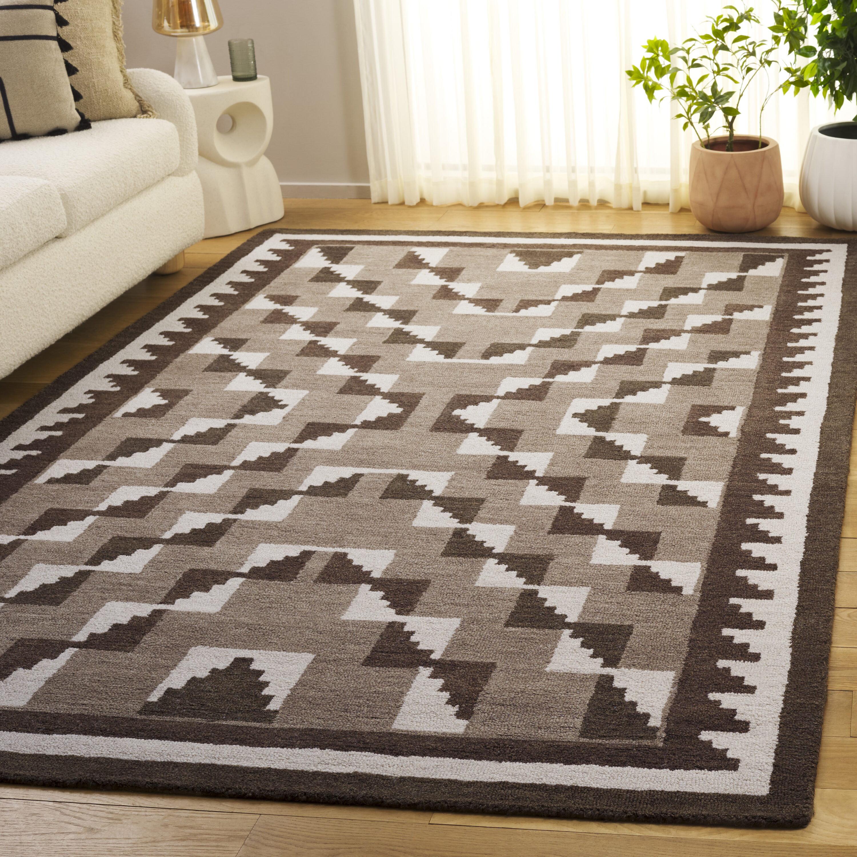  Kenya 688 Brown/Ivory Bohemian 6Ft x 9Ft Medium Rectangle Rug