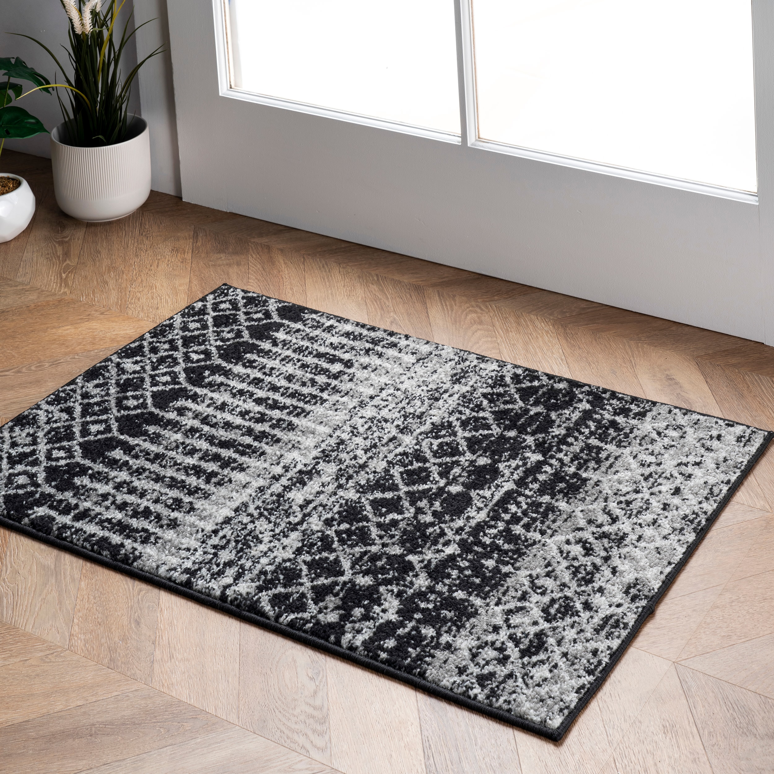 nuLOOM Blythe 2 x 3 Black Indoor Trellis Area Rug in the Rugs