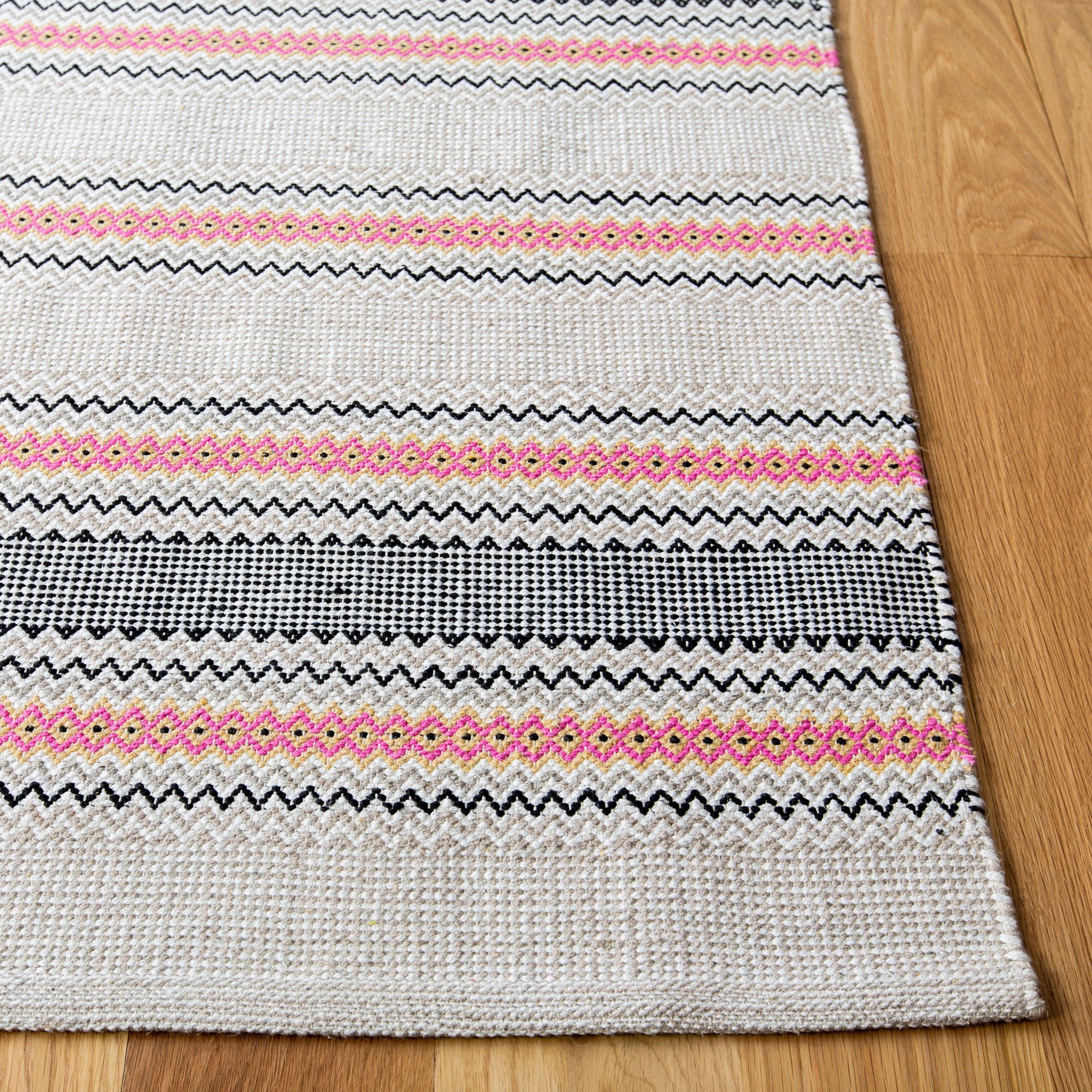 Safavieh MTK536U-3 rugs - View #3