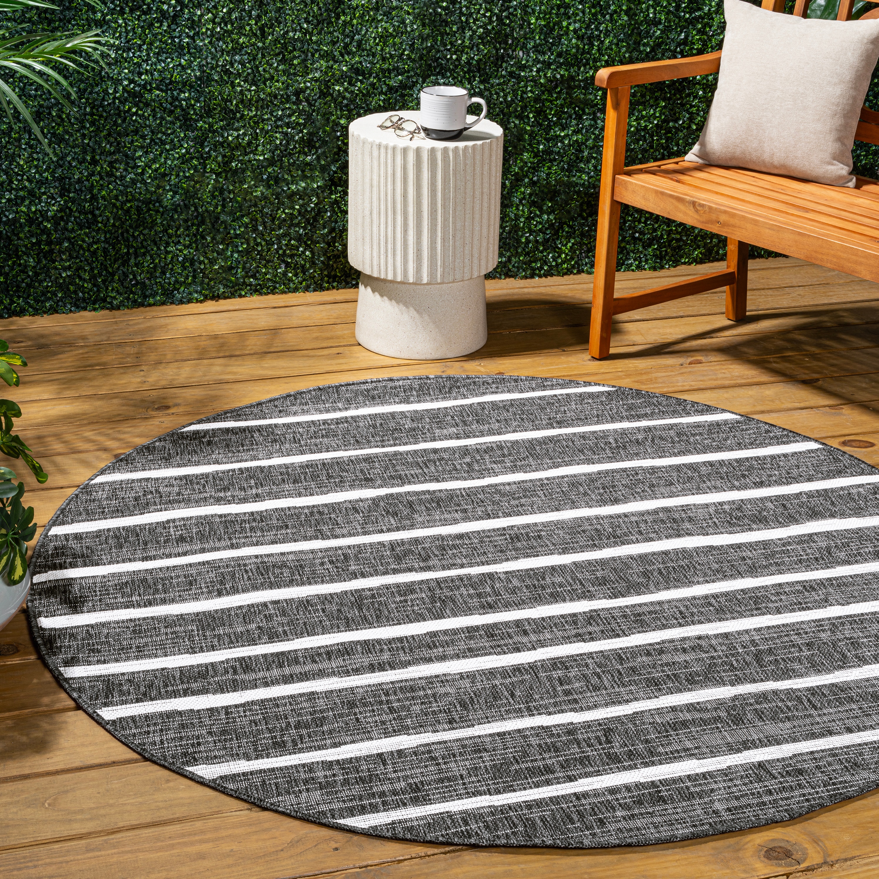 JONATHAN  Y SMB125E-5R SANTA MONICA Colonia Berber Stripe 5 x 5 (ft) Polypropylene Black/Ivory Round Indoor Medallion Bohemian/Eclectic Area rug