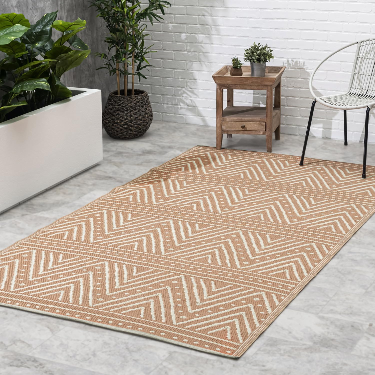Fab Habitat Chevron Outdoor Rug - Waterproof Fade Resistant Crease-Free ...