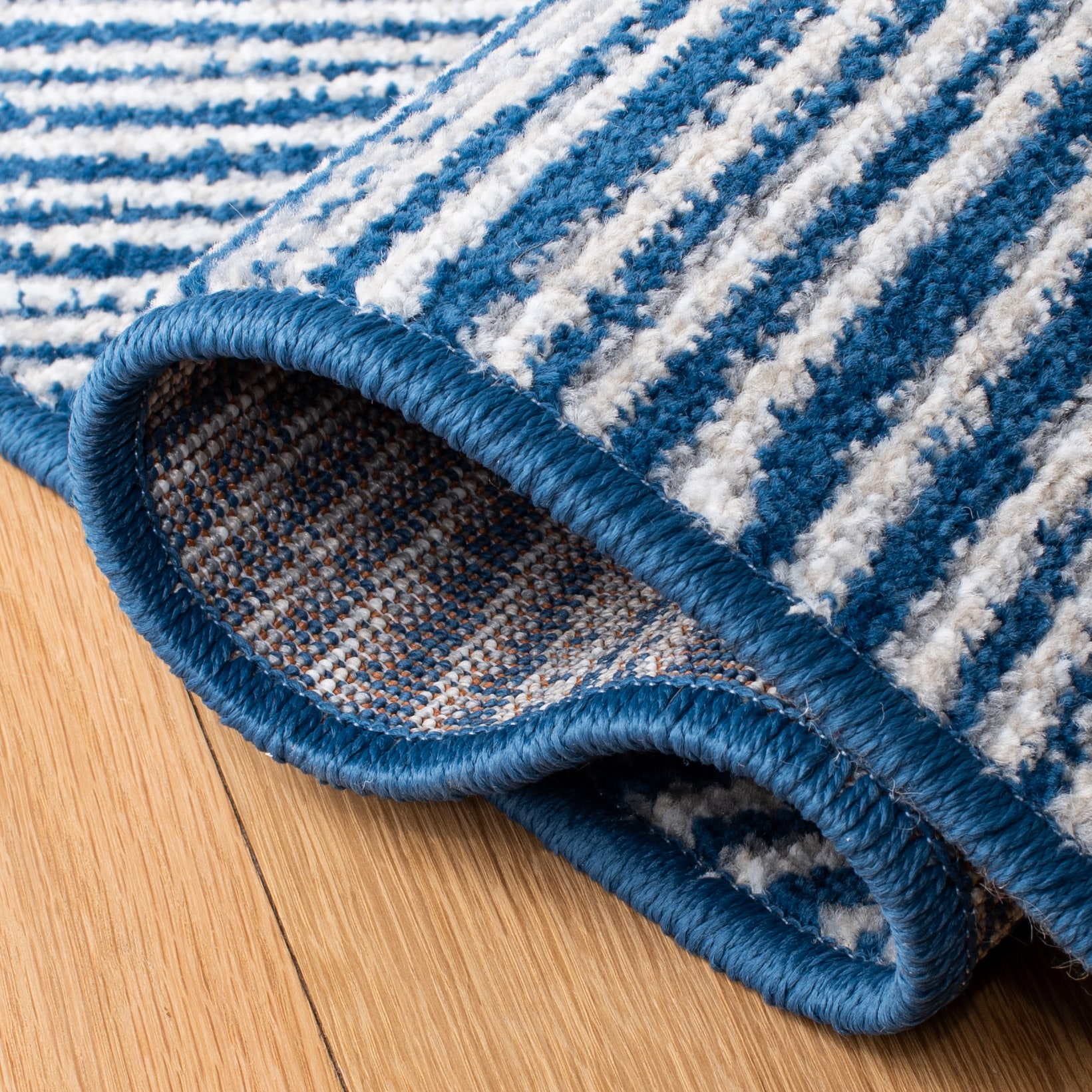 Safavieh BMT136N-7SQ rugs - View #5