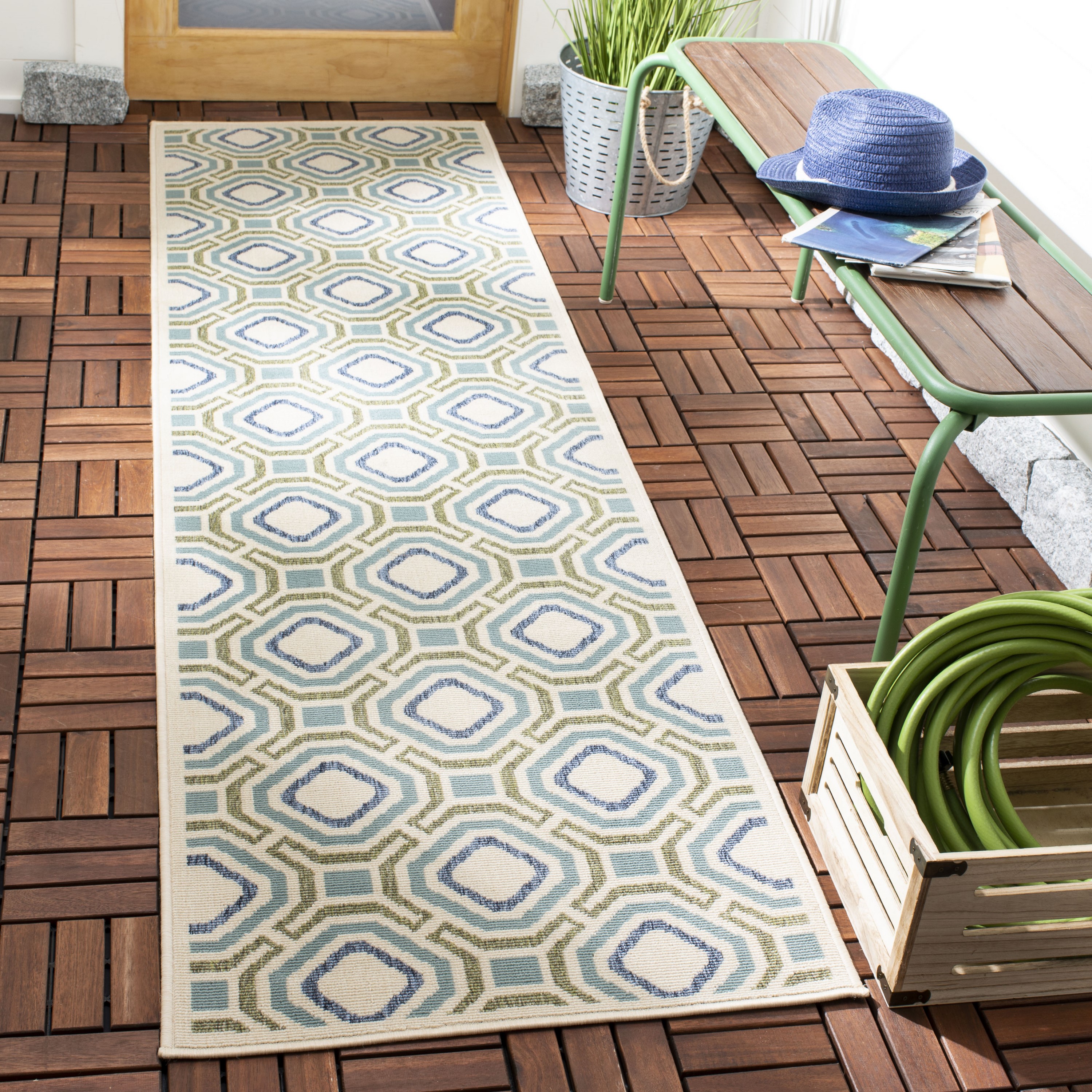 Safavieh VER089-0614-28 Veranda Aristica 2 x 8 (ft) Loomed Synthetic Cream/Green Rectangular Indoor/Outdoor Abstract Coastal Runner rug