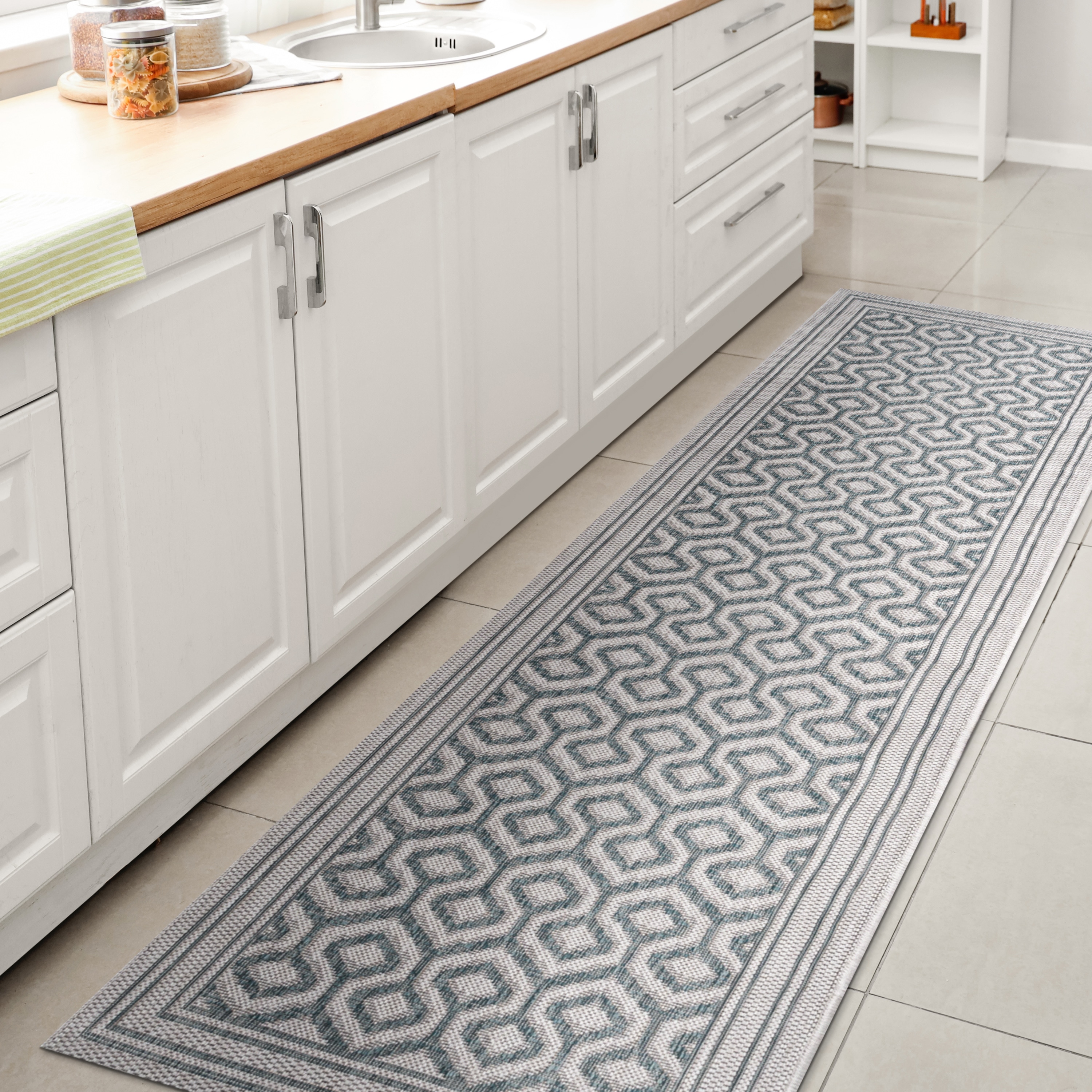 Mediterranean Elegance Gray Synthetic 2x8 Indoor/Outdoor Rug