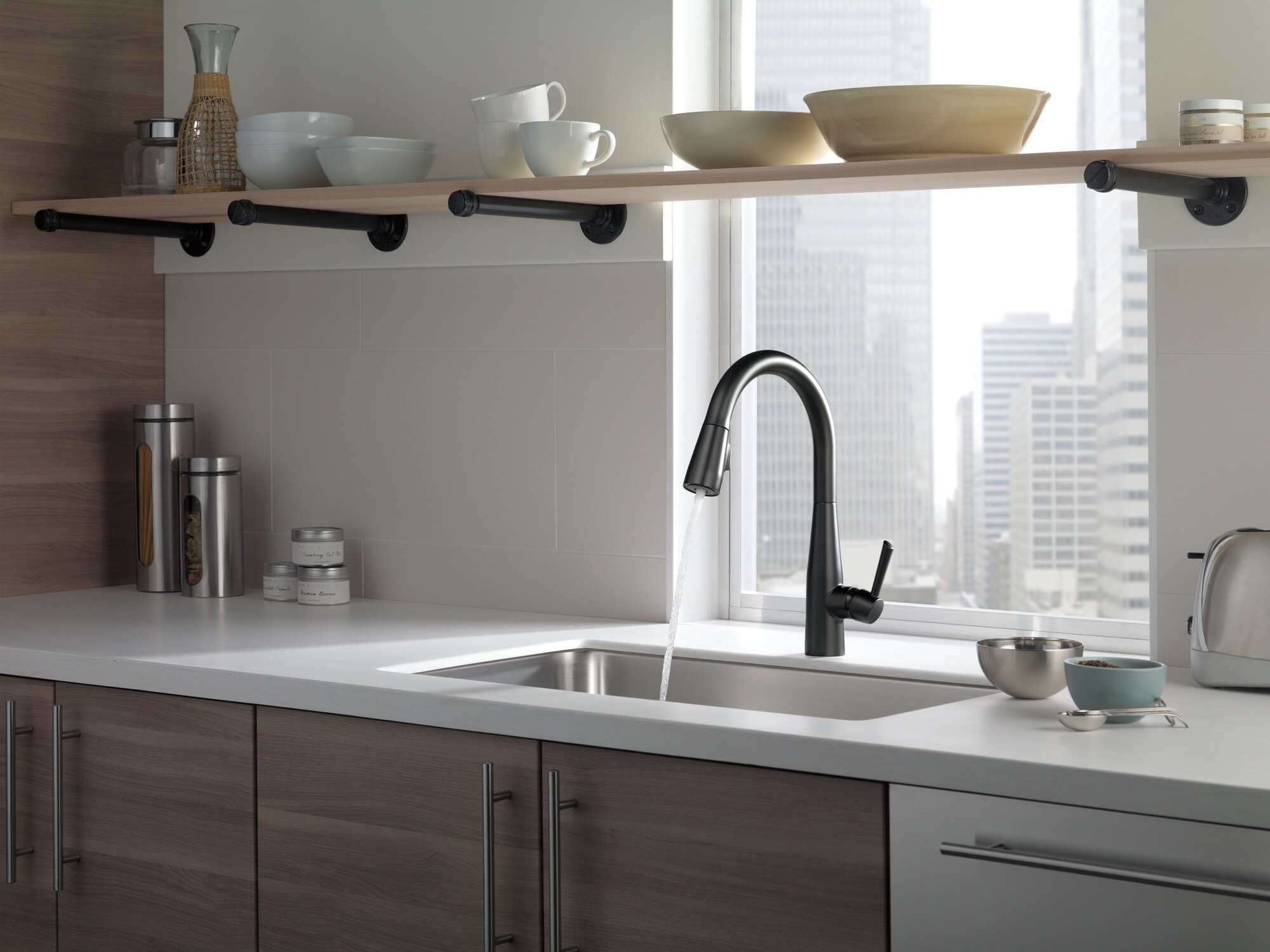 Matte Black Pull-Down Single Handle Kitchen Faucet