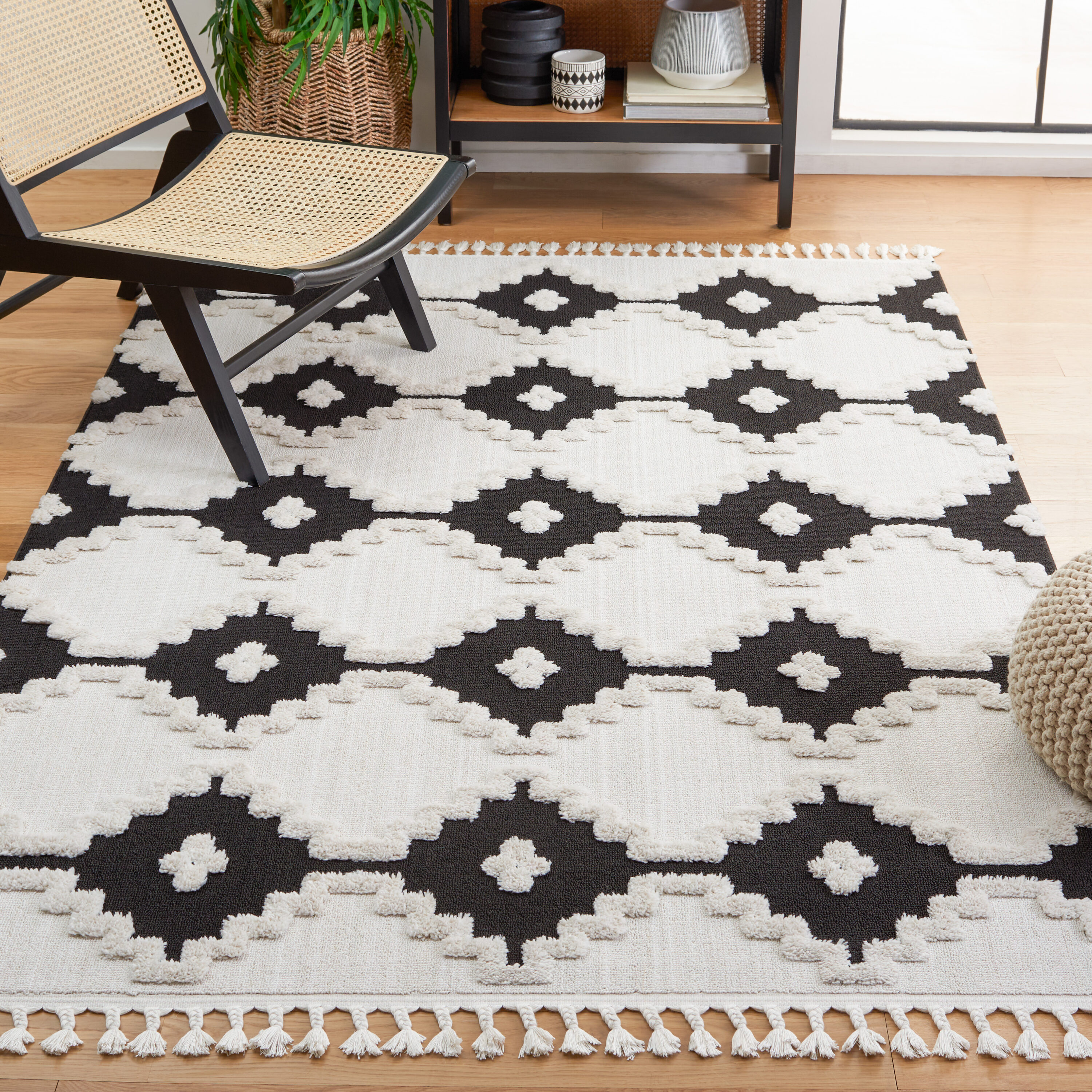 Safavieh Marrakech 532A Ivory/Anthracite 4 x 6 Area rug in the