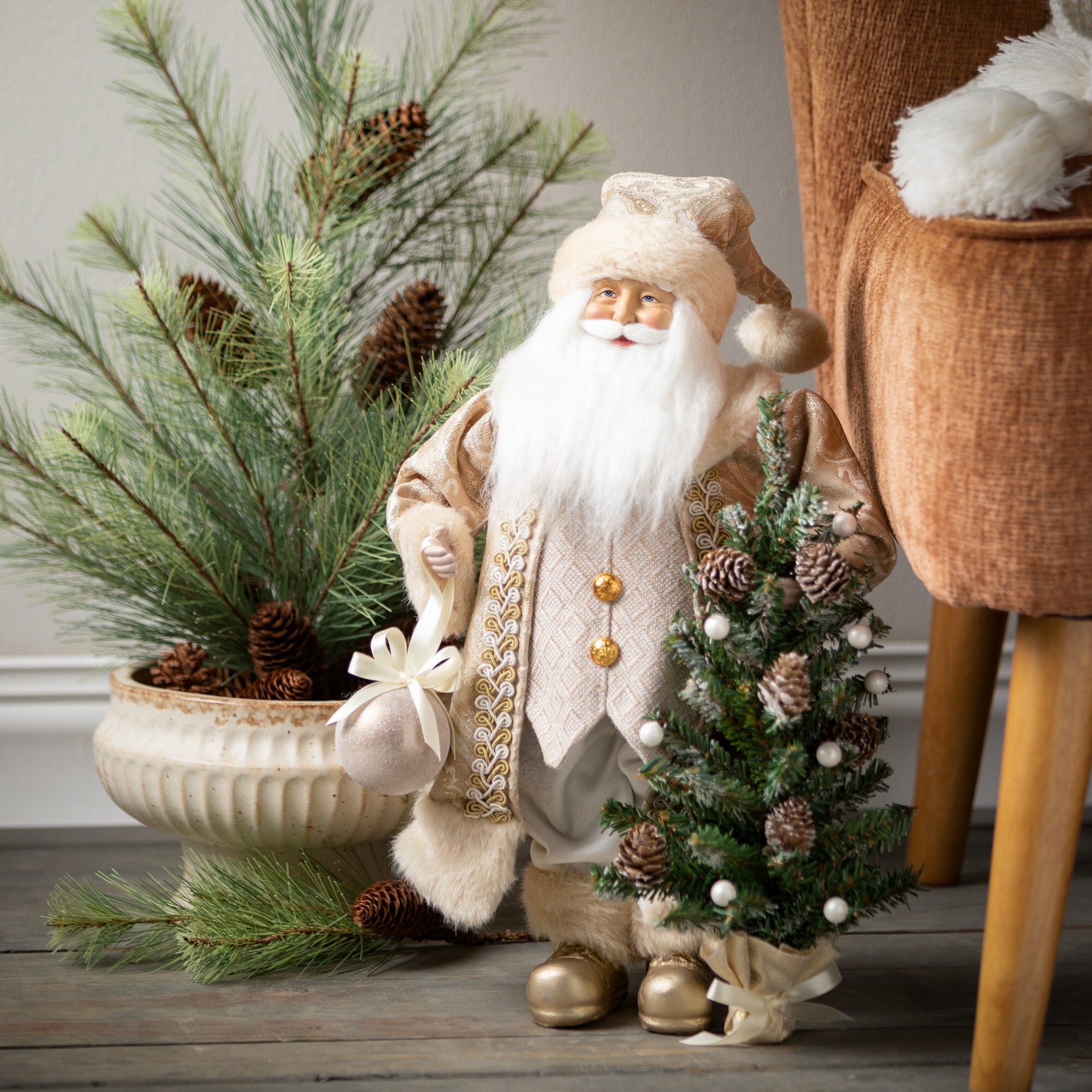 Sullivans 16.5-in Figurine Santa Christmas Decor in the Christmas Decor ...