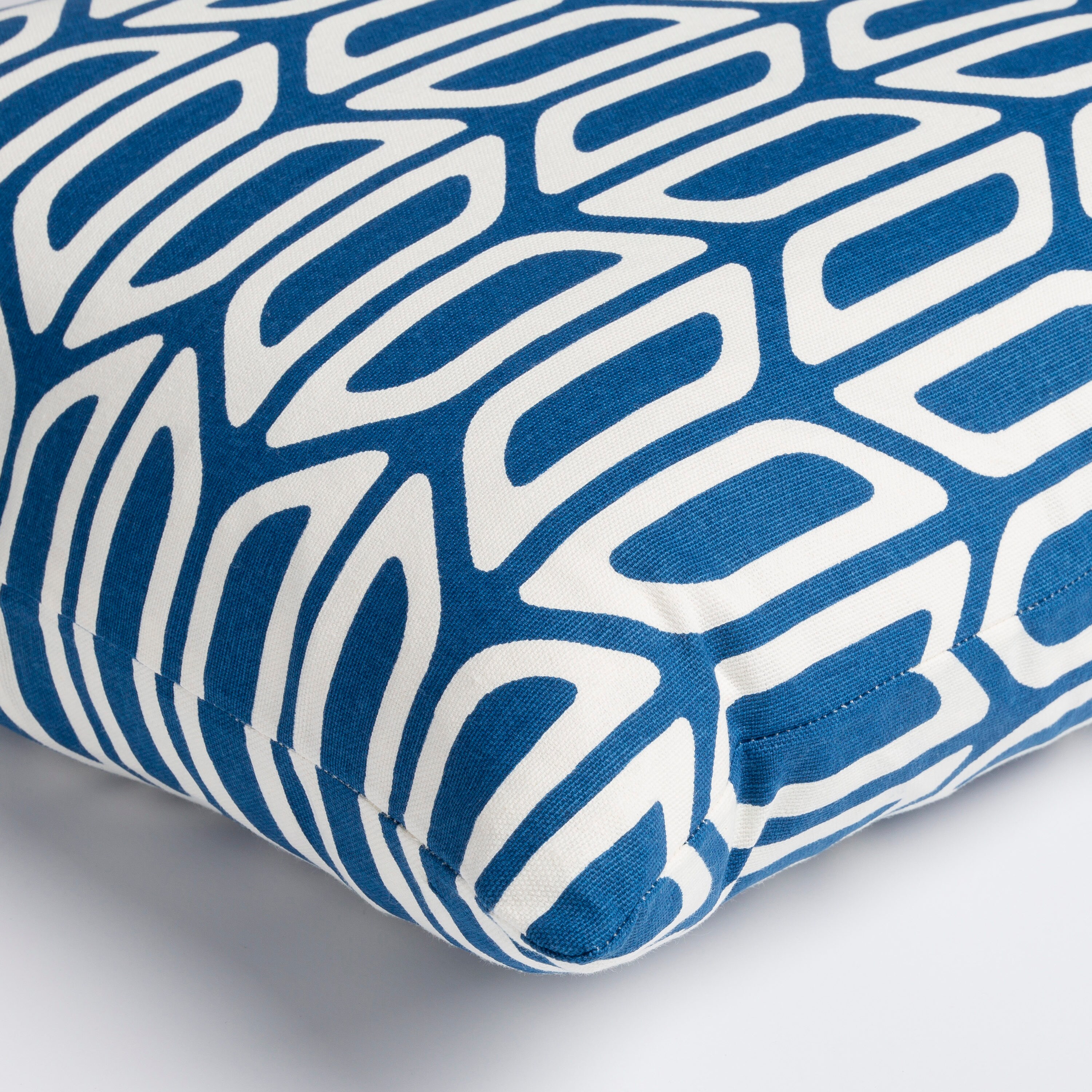 Surya TRUD7132-1818P Accent-Pillows - View #4