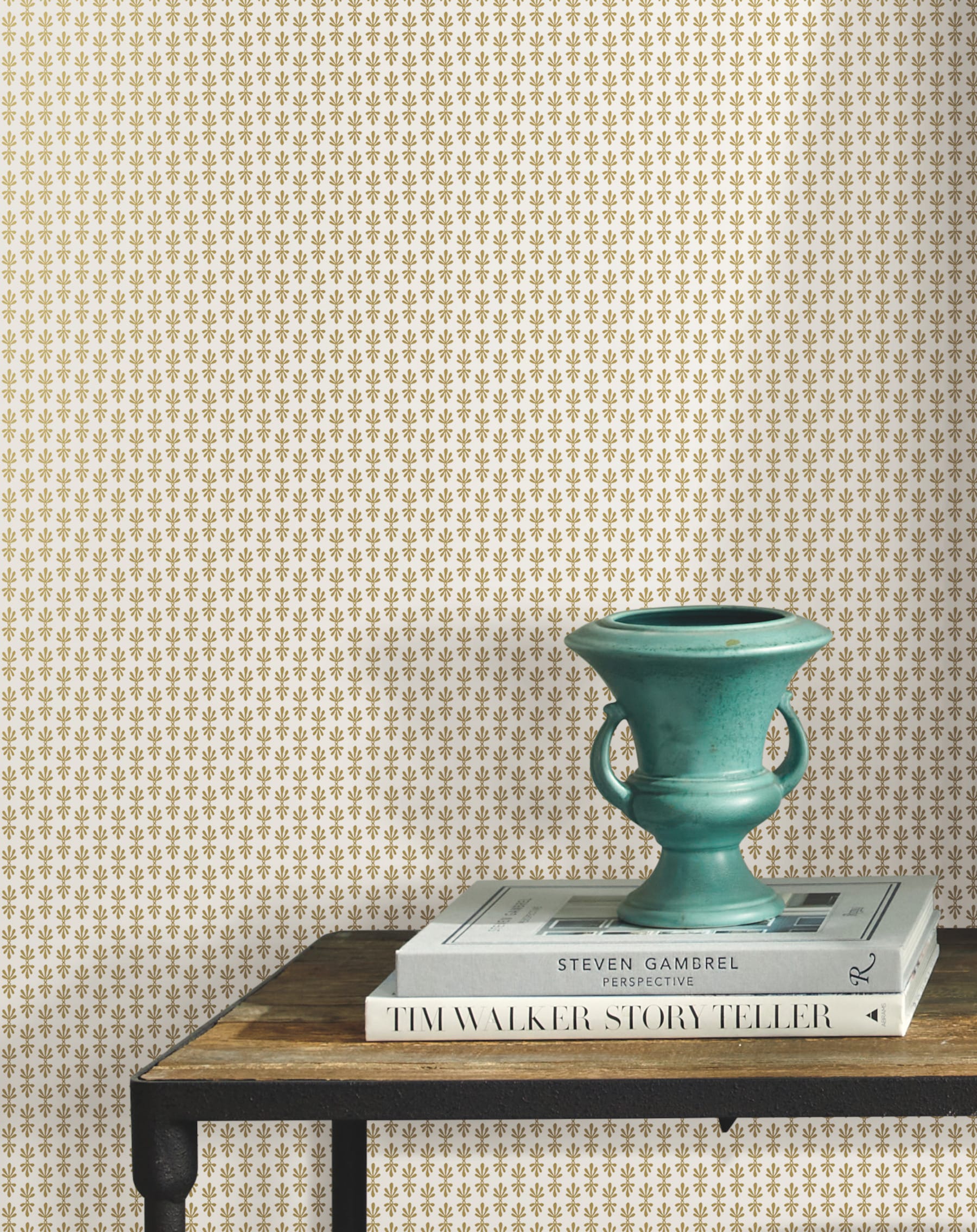 Rifle Paper RP7360 60.8-Sq. Feet White Metallic Gold Non-woven Novelty Unpasted Wallpaper