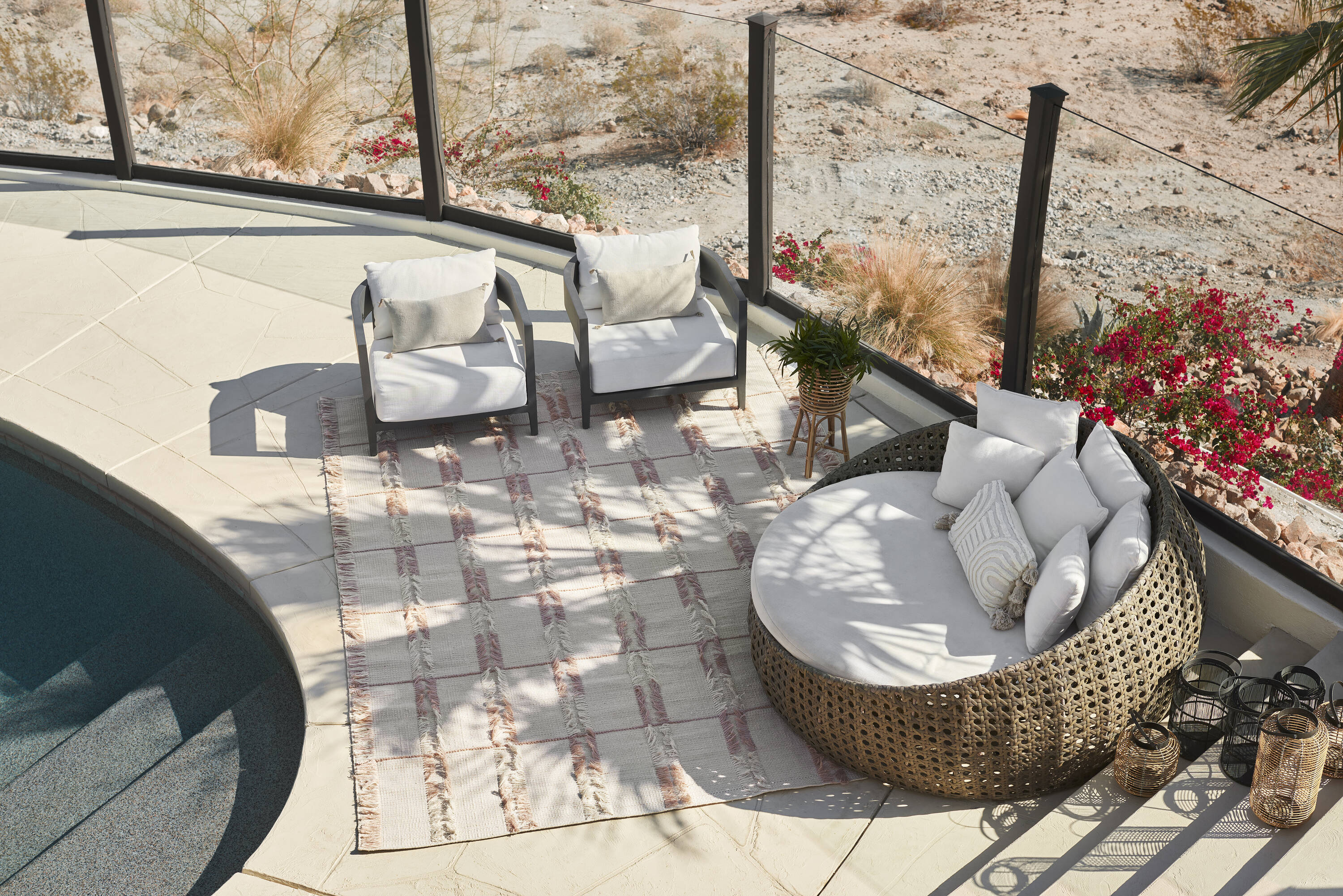 Momeni SERNASRN-1PNK80A0 8 x 10 (ft) Woven Polypropylene Pink Rectangular Indoor/Outdoor Area rug