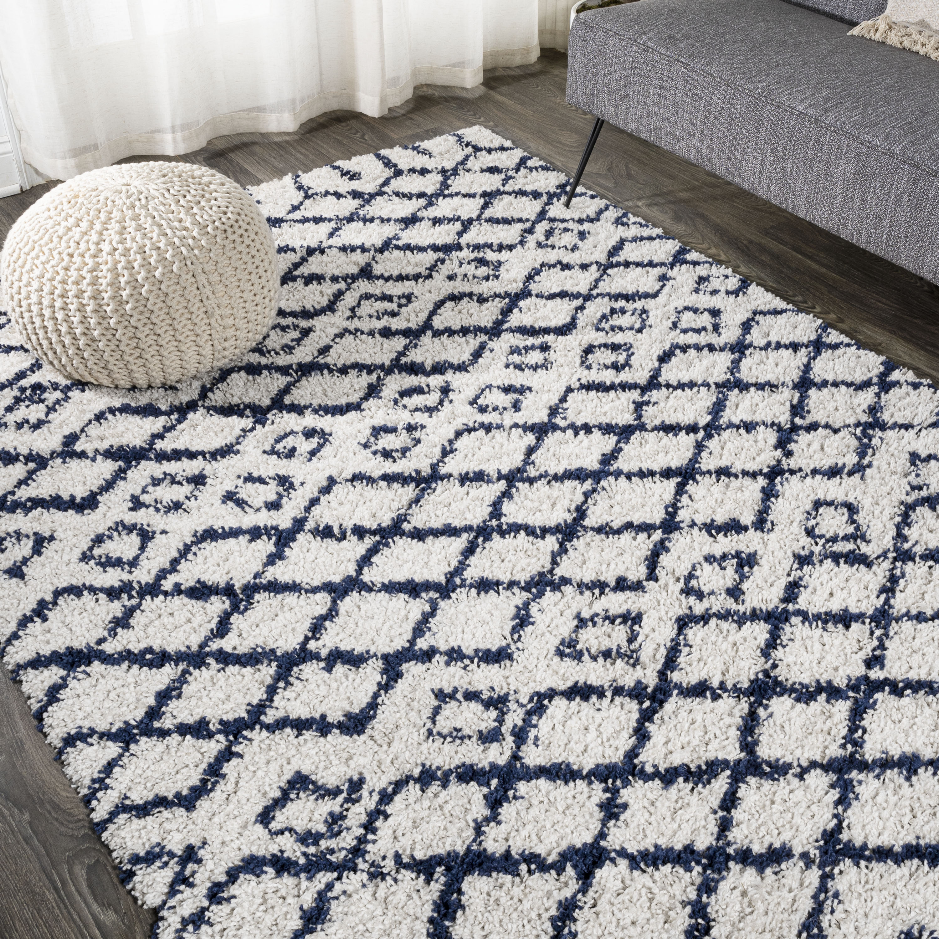 Beni Mini White Shag Rug with Black Diamond Pattern - 3'2 x 3'4