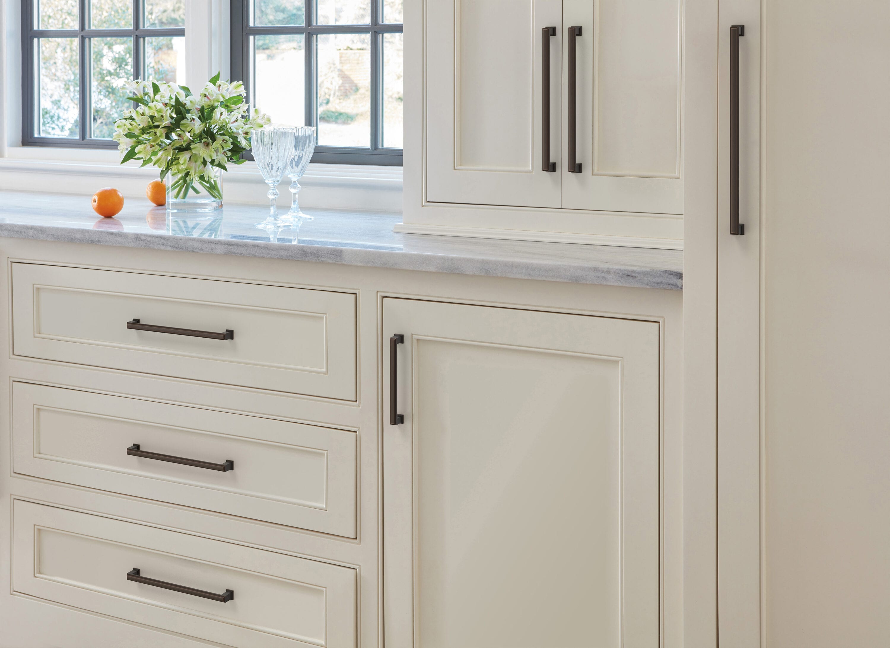 Oil Rubbed Bronze 7-Inch Modern Cabinet Pull with Mounting Hardware