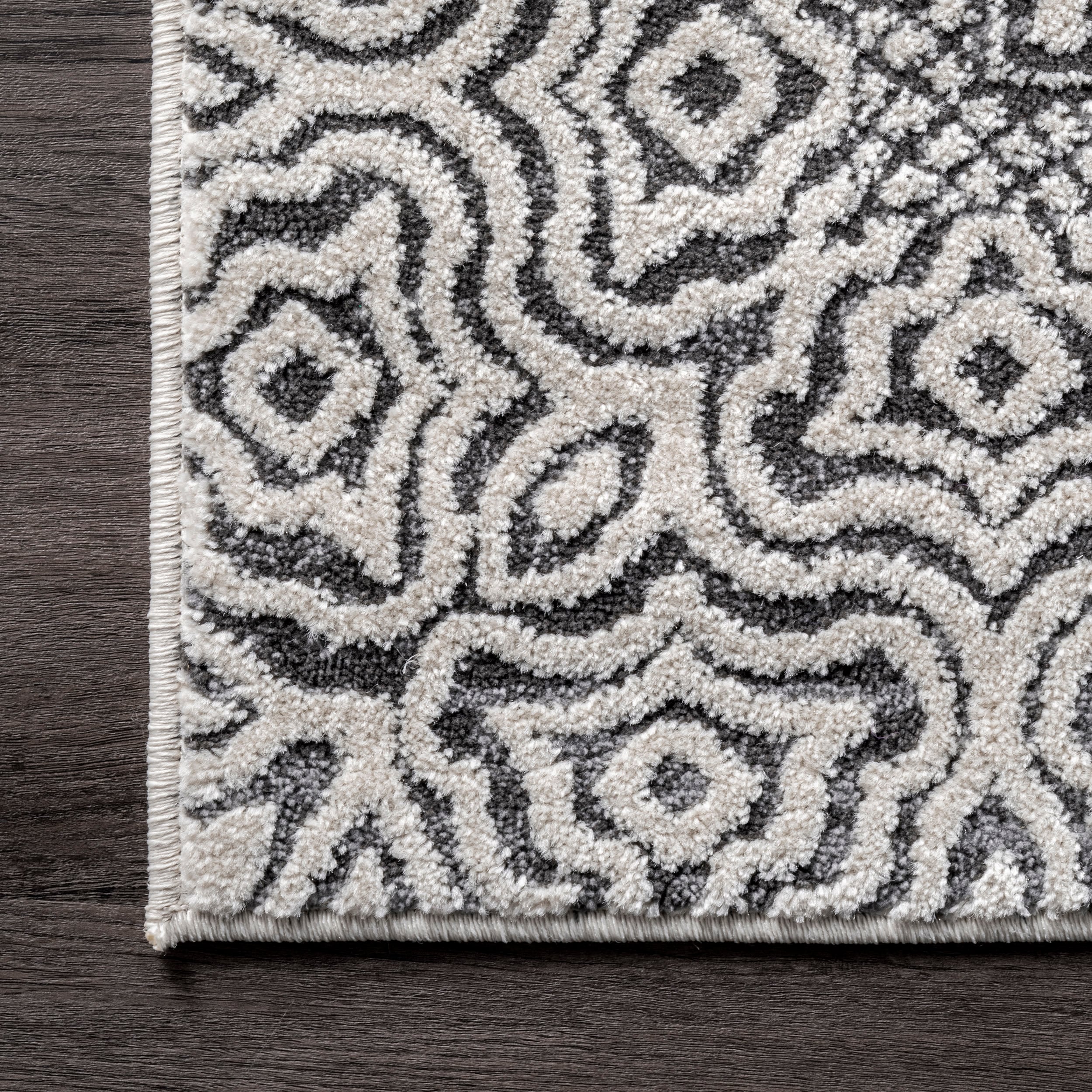 Gray Geometric Synthetic Moroccan Area Rug, 6' 7" x 9'