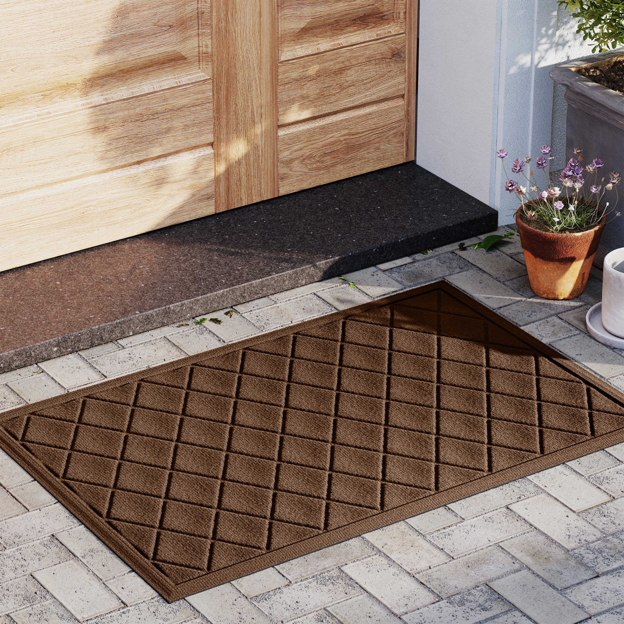WaterHog 20377520023 23-in x 35-in Dark Brown Non-Slip Grip Indoor or outdoor Door Mat