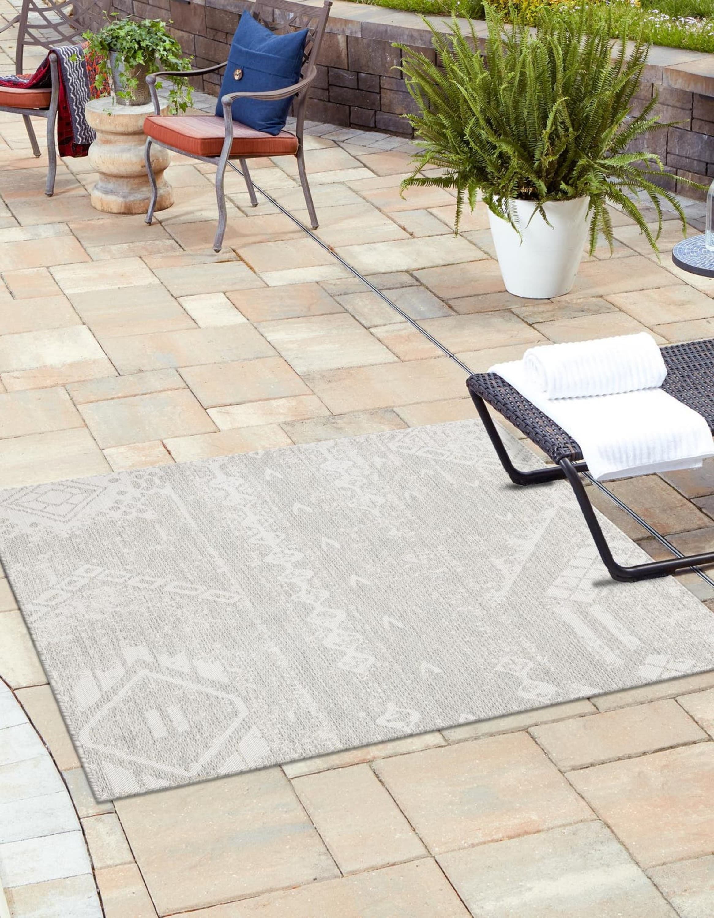 Unique Loom 3180957 Outdoor Bohemian 11 x 11 (ft) Loomed Polypropylene Gray Square Indoor/Outdoor Abstract Area rug