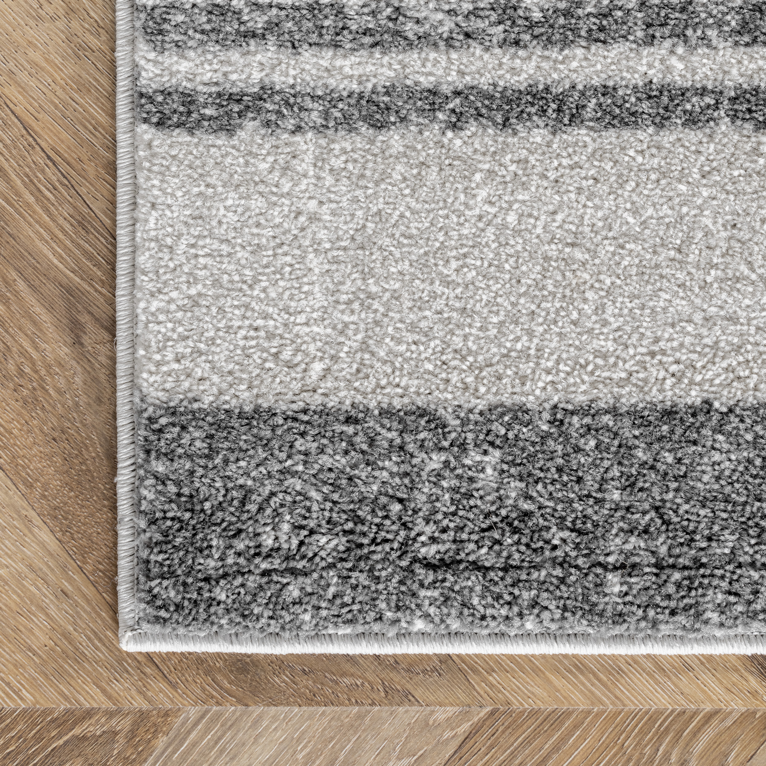 Reversible Gray Stripe Synthetic Area Rug 5' x 7'
