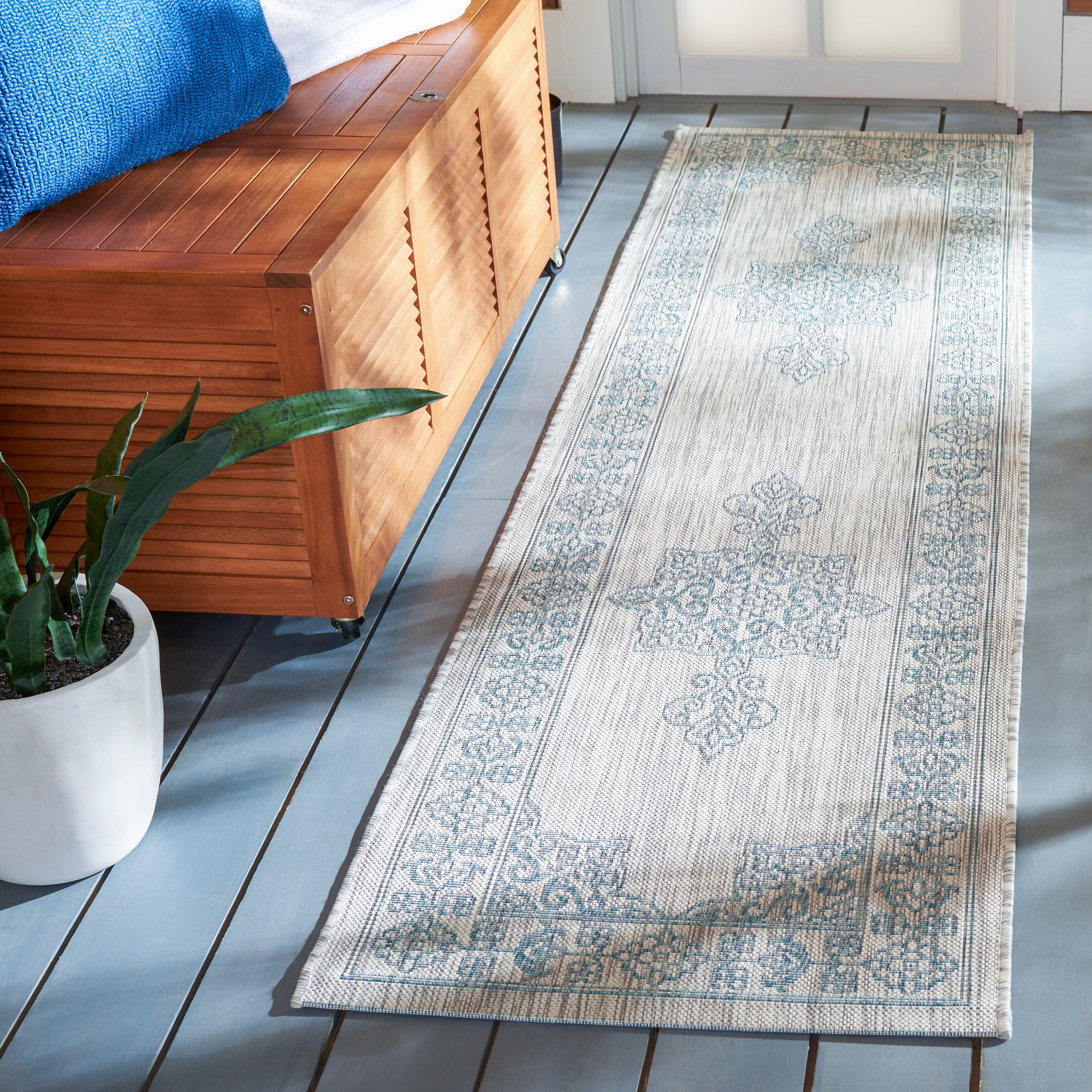 Safavieh CY8232-37112-28 Courtyard 2 x 8 (ft) Loomed Polypropylene Gray/Aqua Rectangular Indoor/Outdoor Abstract Coastal Runner rug