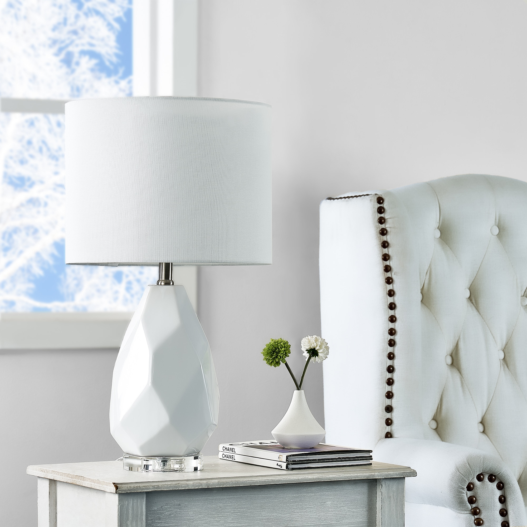 Maxax T258-WH-S Deluxe 23-in White LED Incandescent Rotary socket Table Lamp with Linen Shade