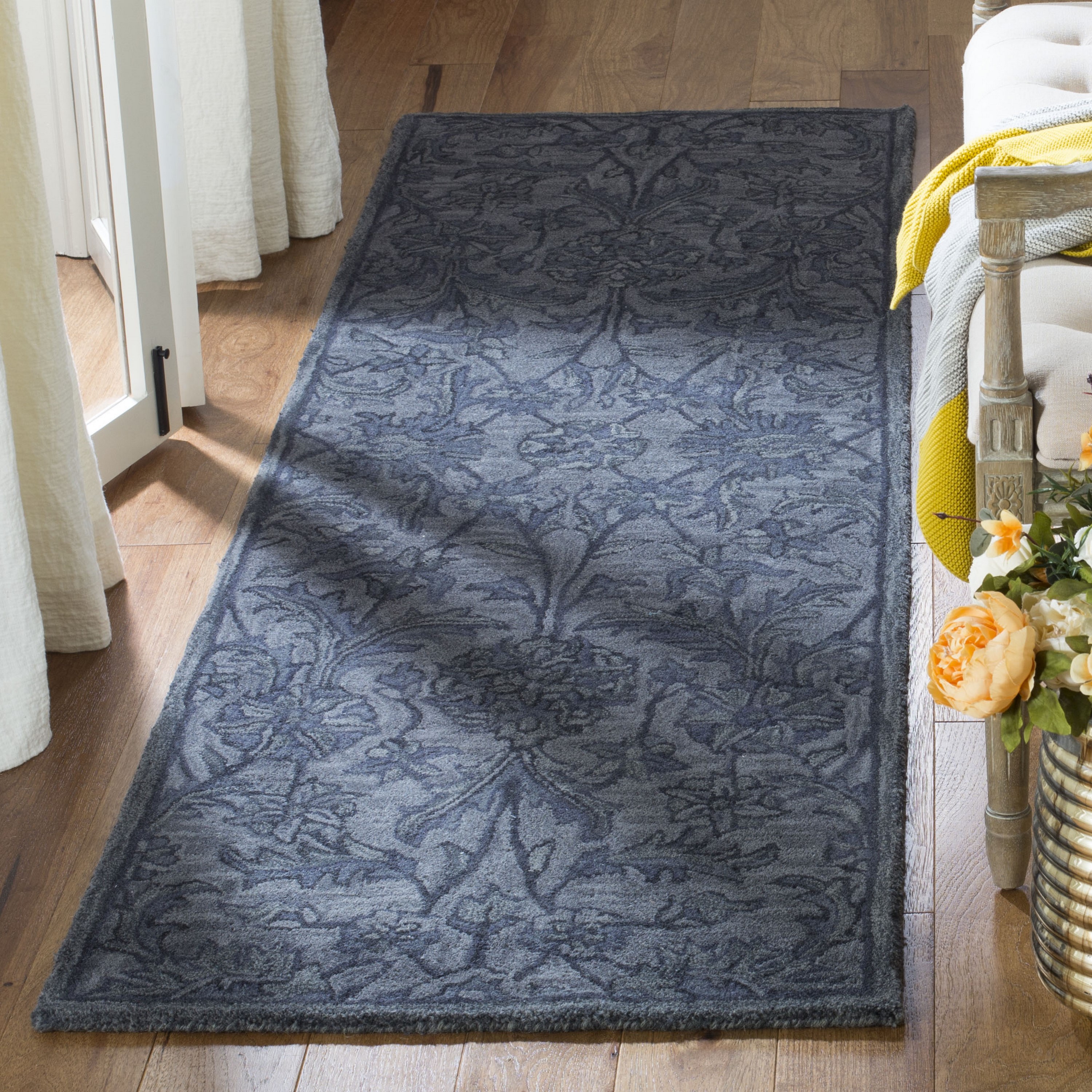 Safavieh AT824B-28 Antiquity Tousher 2 x 8 (ft) Tufted Wool Gray/Multi Rectangular Indoor Floral/Botanical Vintage Runner rug