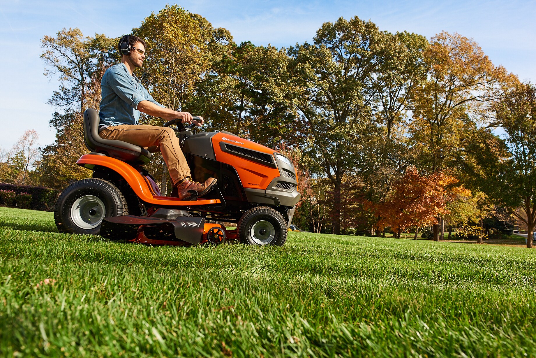 Husqvarna YTH24V54 54in 24HP Vtwin Riding Lawn Mower in the Gas