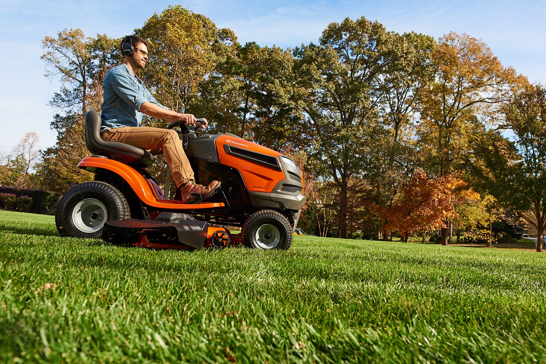 Husqvarna Yth24v54 54 In 24 Hp V Twin Riding Lawn Mower In The Gas