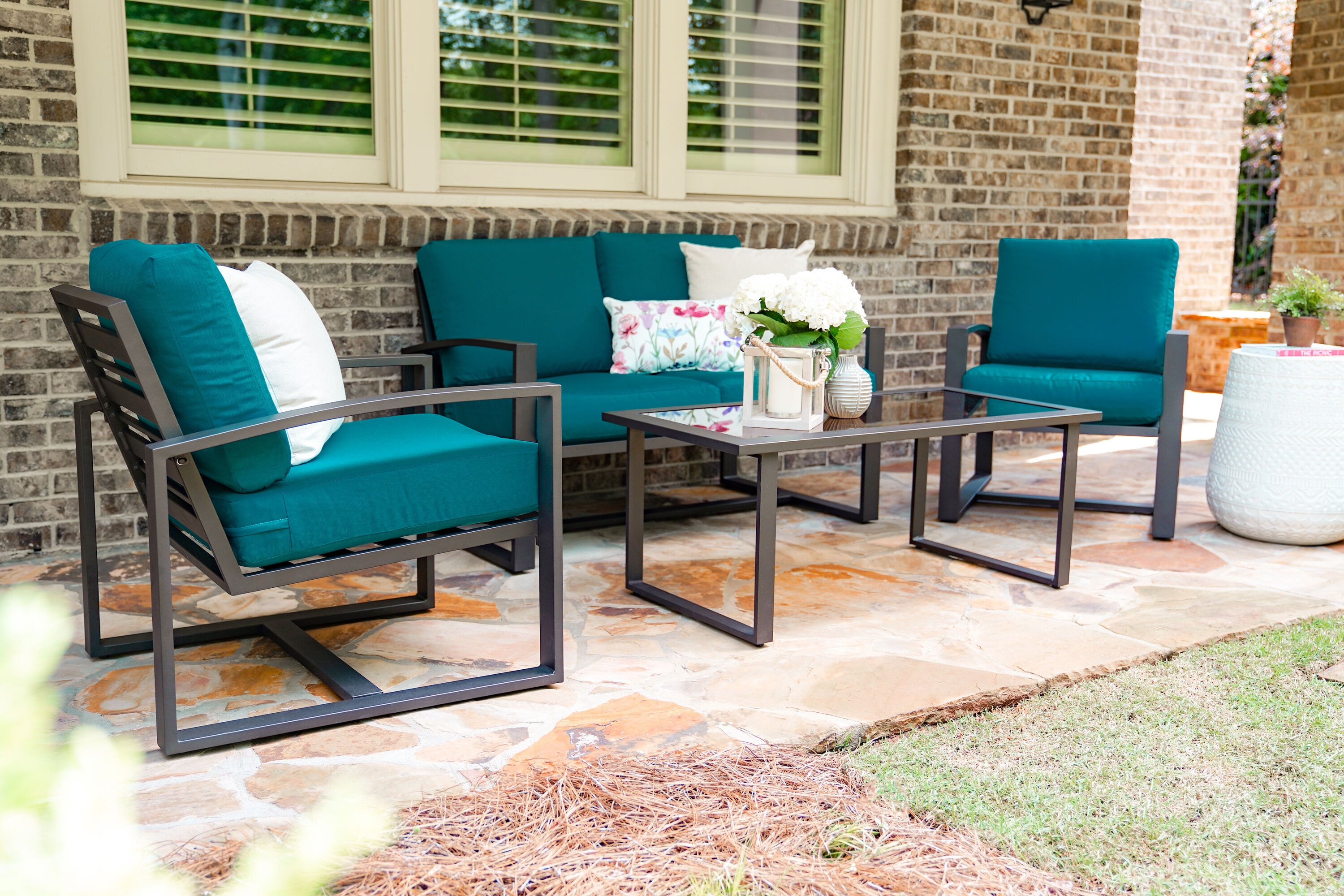 Leisure Made 967003-PEA Jasper 4 -Piece Patio Conversation Set with Blue Solartex Cushions