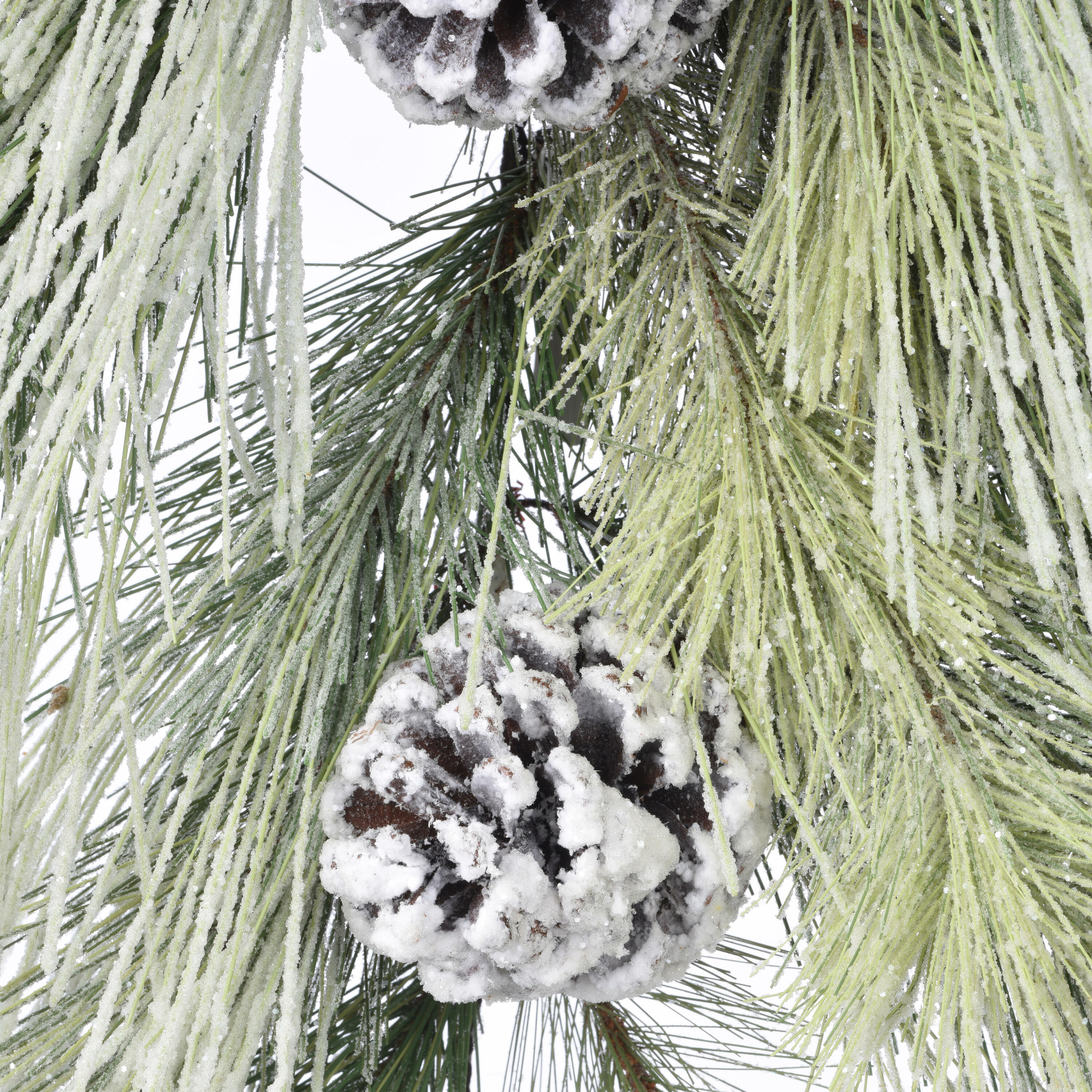 Vickerman E153208 Artificial-Christmas-Wreaths - View #4