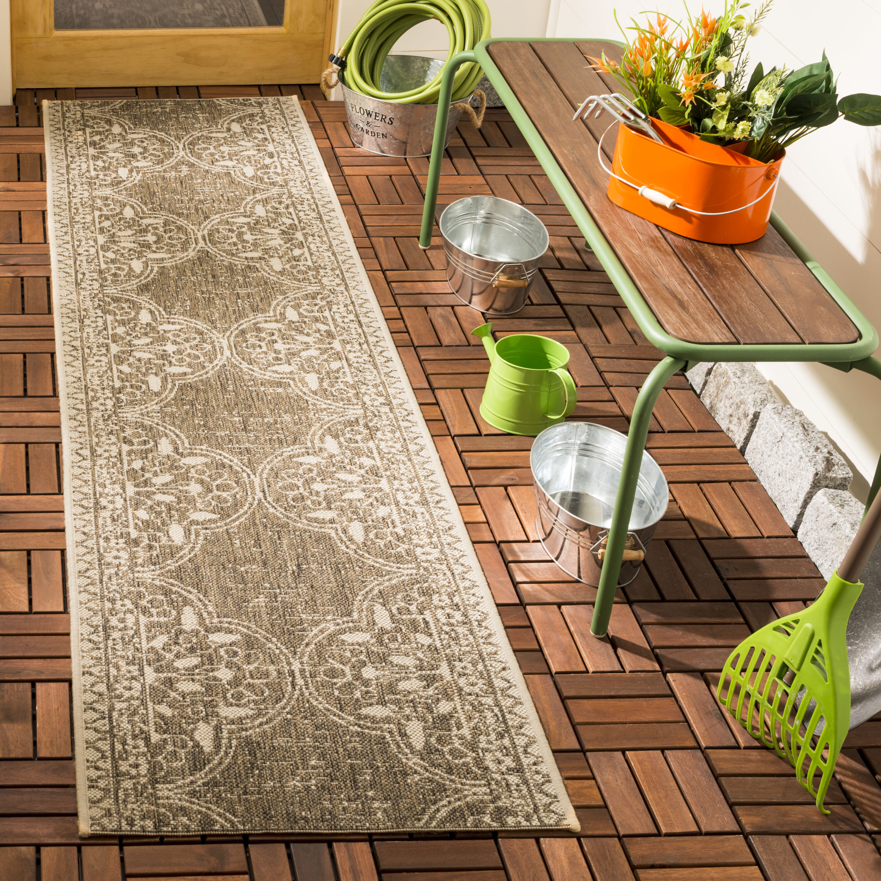 Safavieh BHS174A-28 Beach House Viney 2 x 8 (ft) Loomed Polypropylene Cream/Beige Rectangular Indoor/Outdoor Floral/Botanical Bohemian/Eclectic Runner rug
