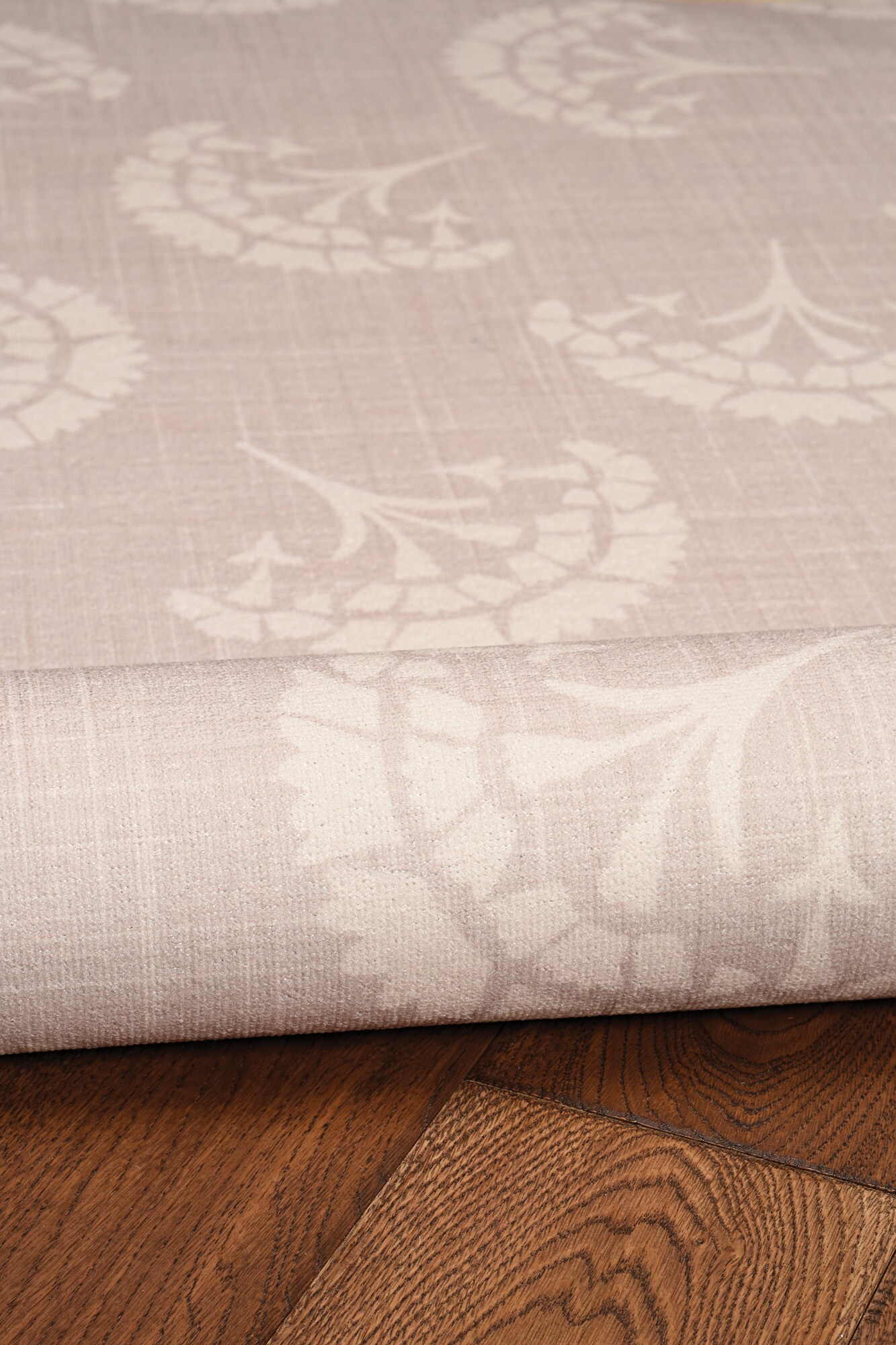 Linon RUGWR3535 rugs - View #4