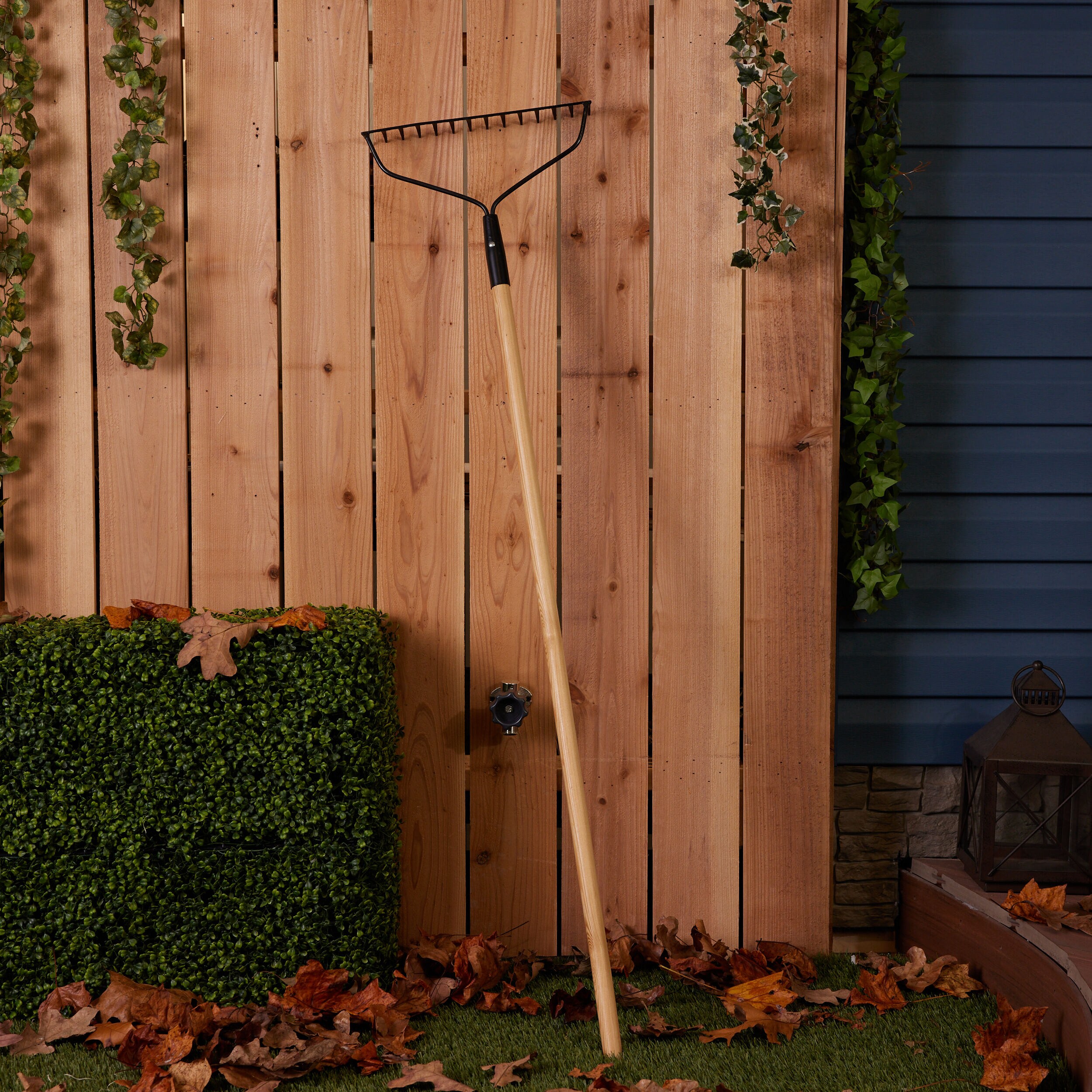 Leaf rake on sale canadian tire